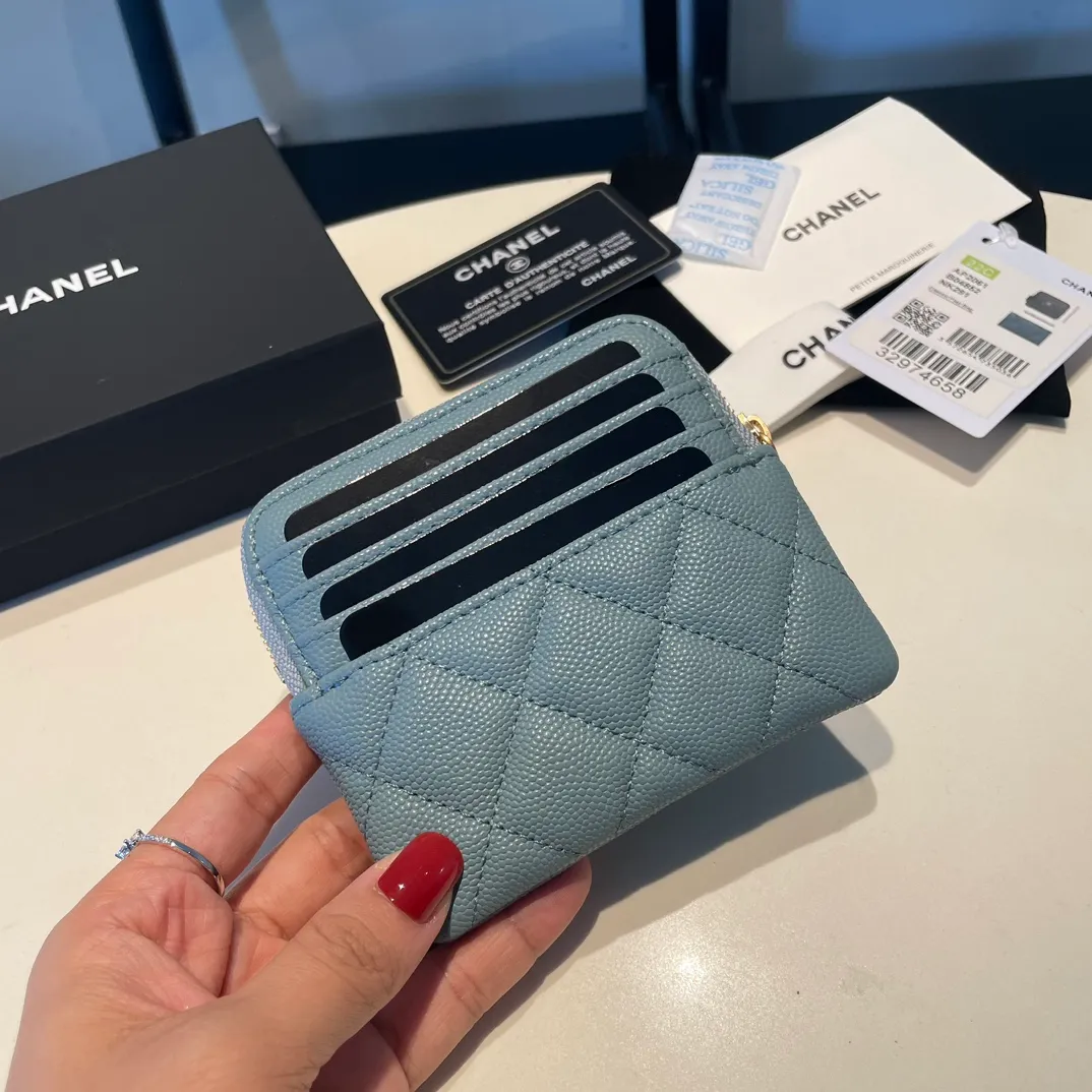 💰420😊Upgraded version💋Chanel🆕 New color colorful fine ball caviar cowhide🐂Classic zipper bag with multiple card slots for change. It can also bring convenience to various bank cards, supermarket cards, shopping cards, and membership cards. It is so small and easy to carry. It is the most fashionable and popular element of coin purses. Do you own it? Comes with the latest complete set of packaging 2061🍃size: 12*9.5cm
