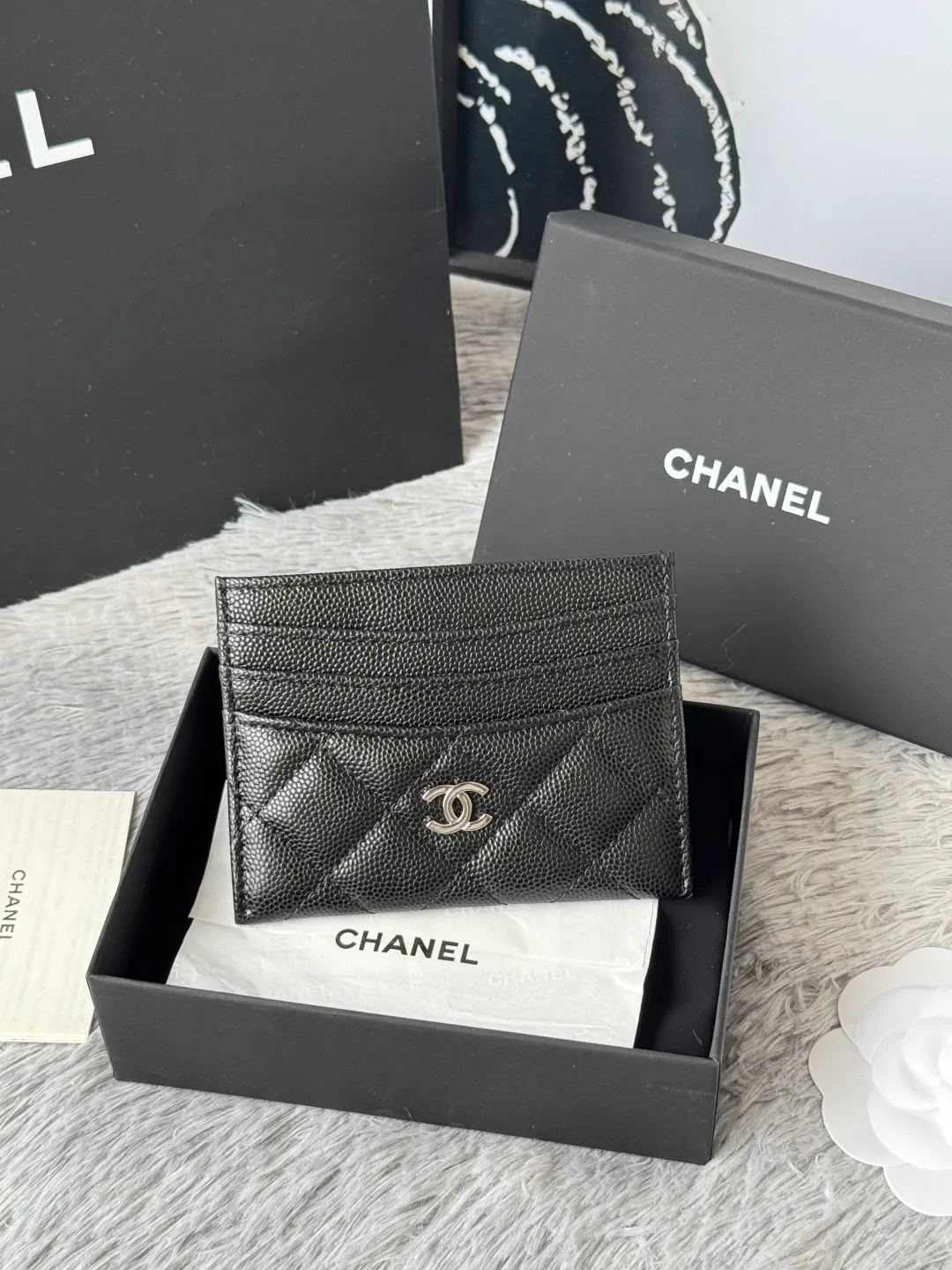 💰240💰 chanel 2025 new product card holder lambskin, seven card slots, can hold change, imported Italian lambskin + hardware logo, so beautiful, love it. The color is as shown in the picture, easy and fast storage, mini card holder No.: AP8944 Size: w11×h10cm