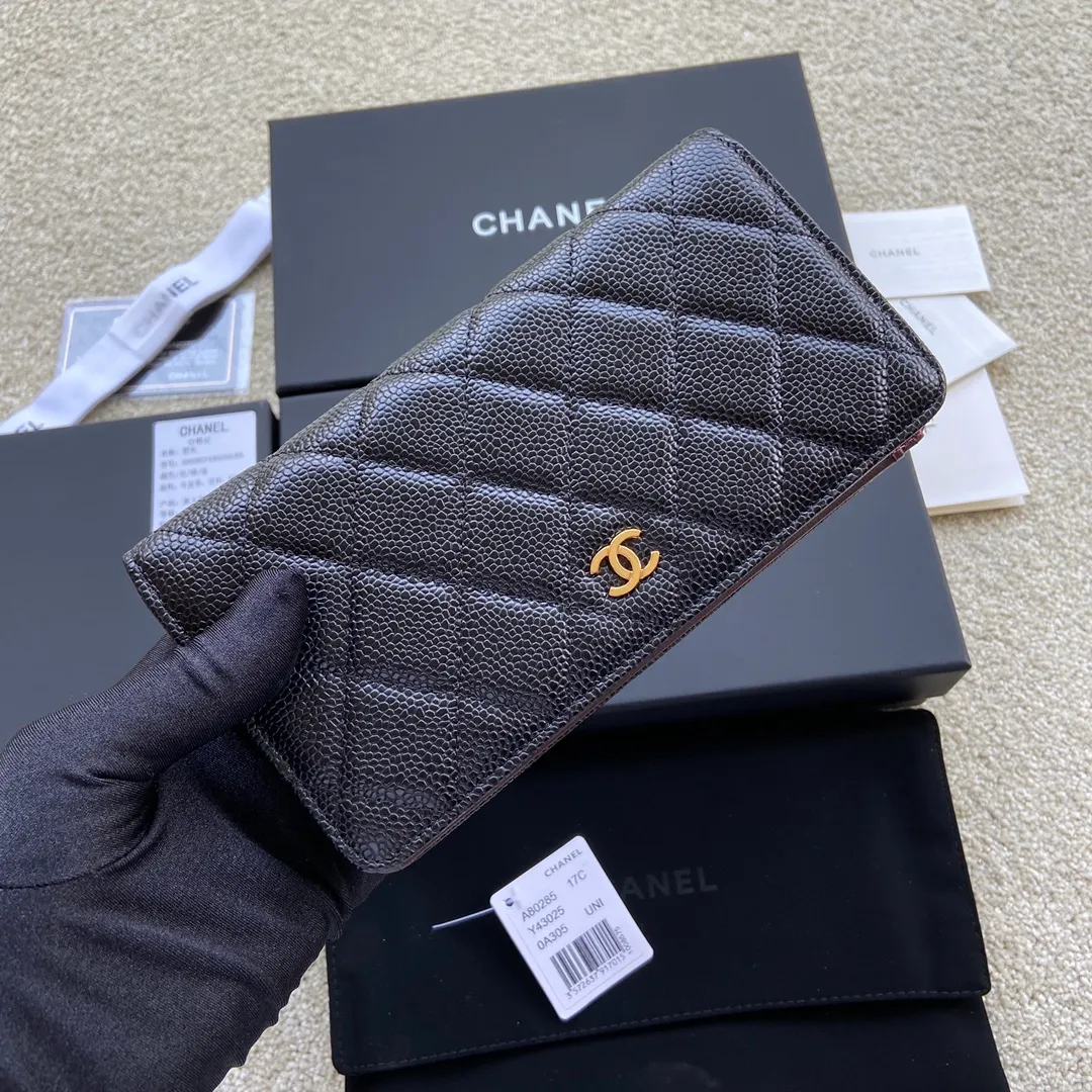 460💰Xiaoxiang imported Italian grain cowhide Item number: A80285 Size: w18.5×h10×2.5cm Color: black ball pattern gold steel mark