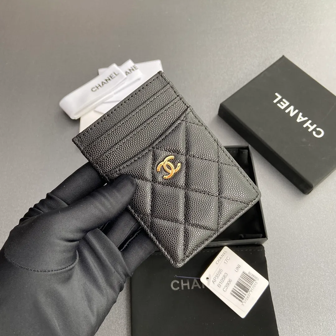 [Special grade hardware original leather] ¥260 Xiaoxiang card holder series Quilted card holder with iconic metal logo Gold-toned metal hardware, exclusive Italian imported leather 5 card slots No.: 3595 Size: w8×11.5cm