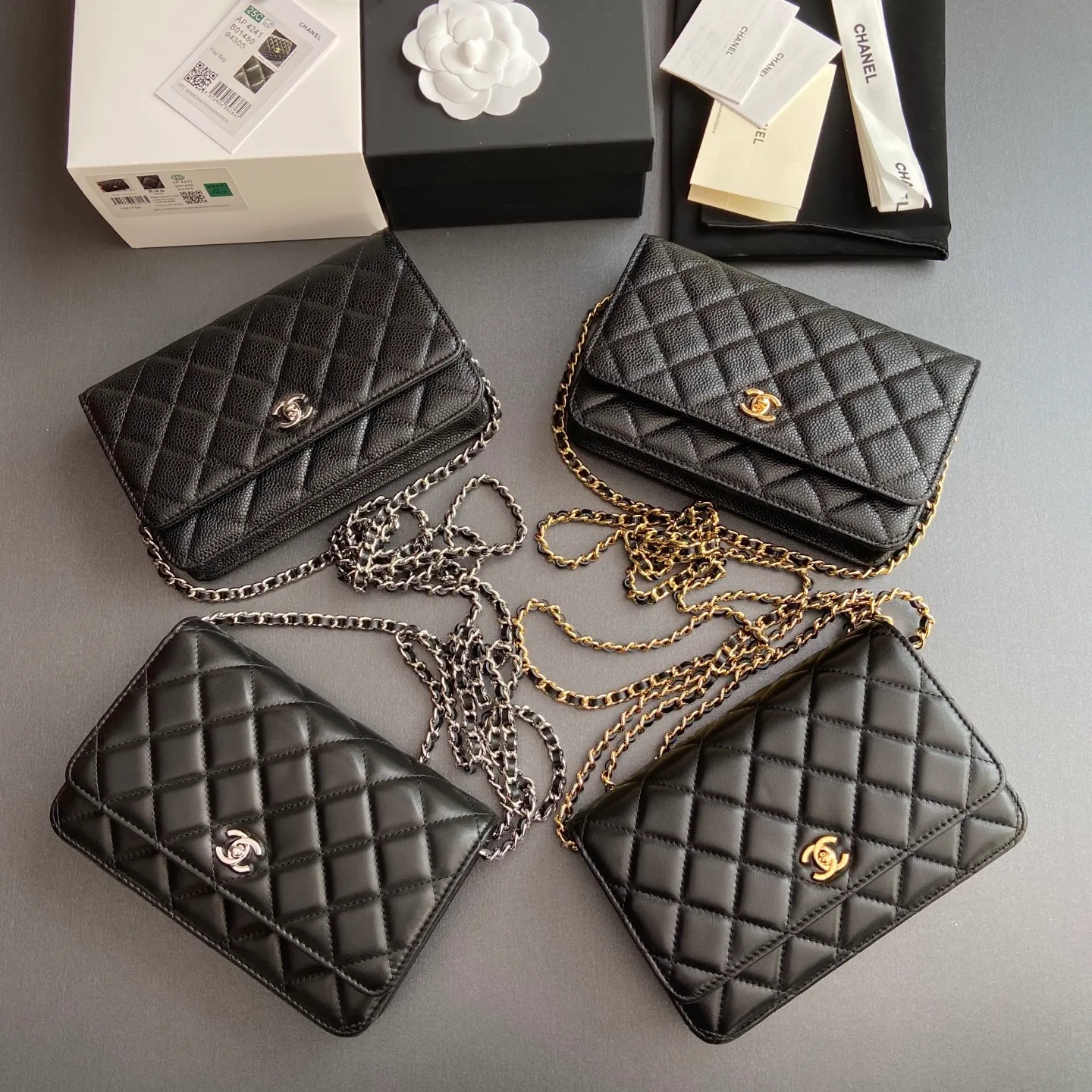 Xiaoxiang imported Italian leather [upgraded version] Item number: AP8482 💰700 Size: w20×h13×d3.5cm Color: black steel mark Combination picture