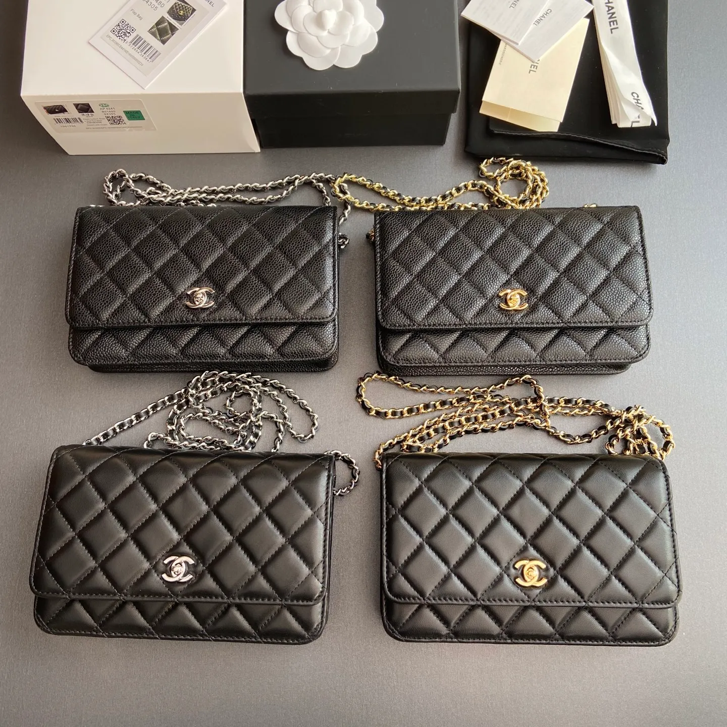 Xiaoxiang imported Italian leather [upgraded version] Item number: AP8482 💰700 Size: w20×h13×d3.5cm Color: black steel mark Combination picture