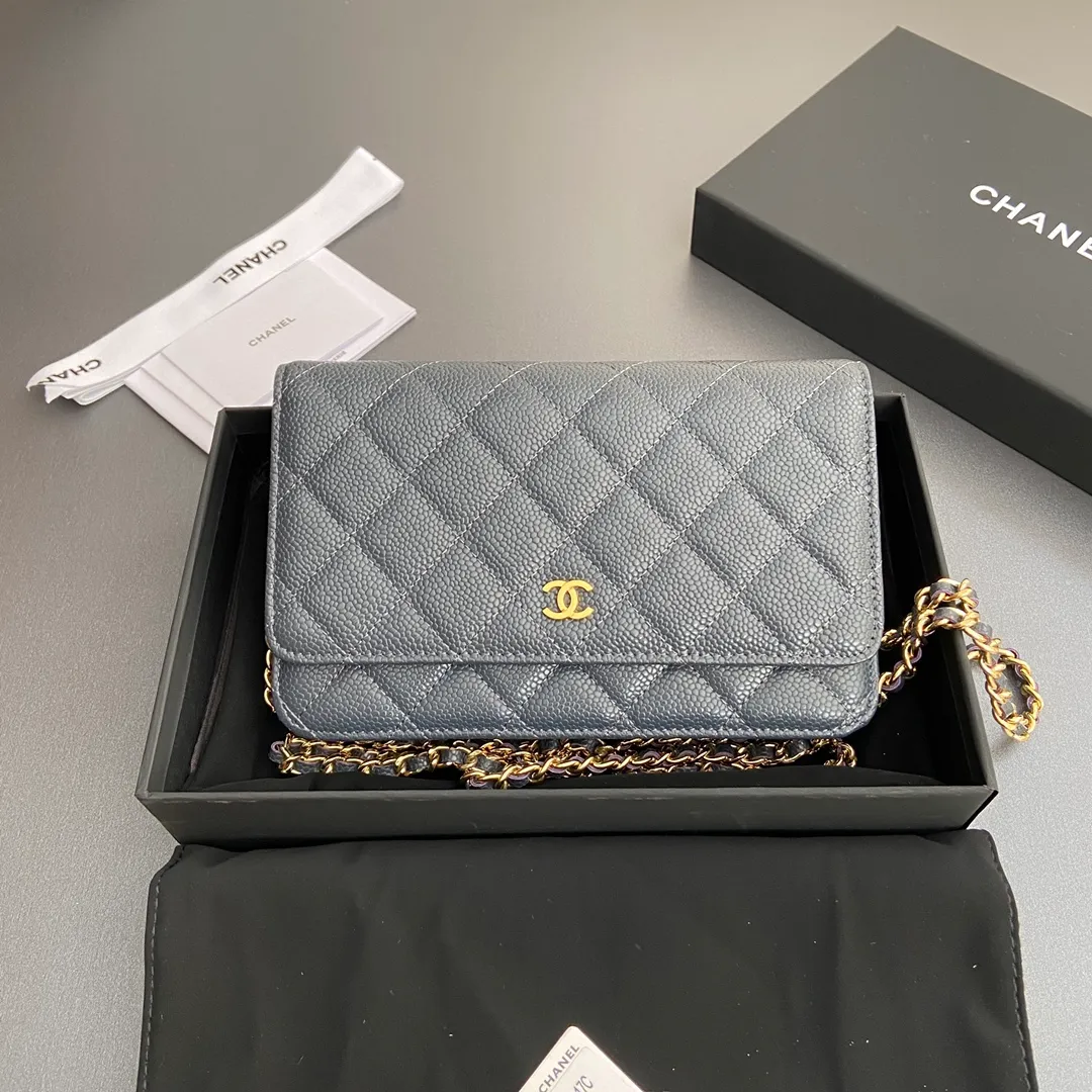 Xiaoxiang imported Italian grained calfskin Item number: AP500 Price: 660