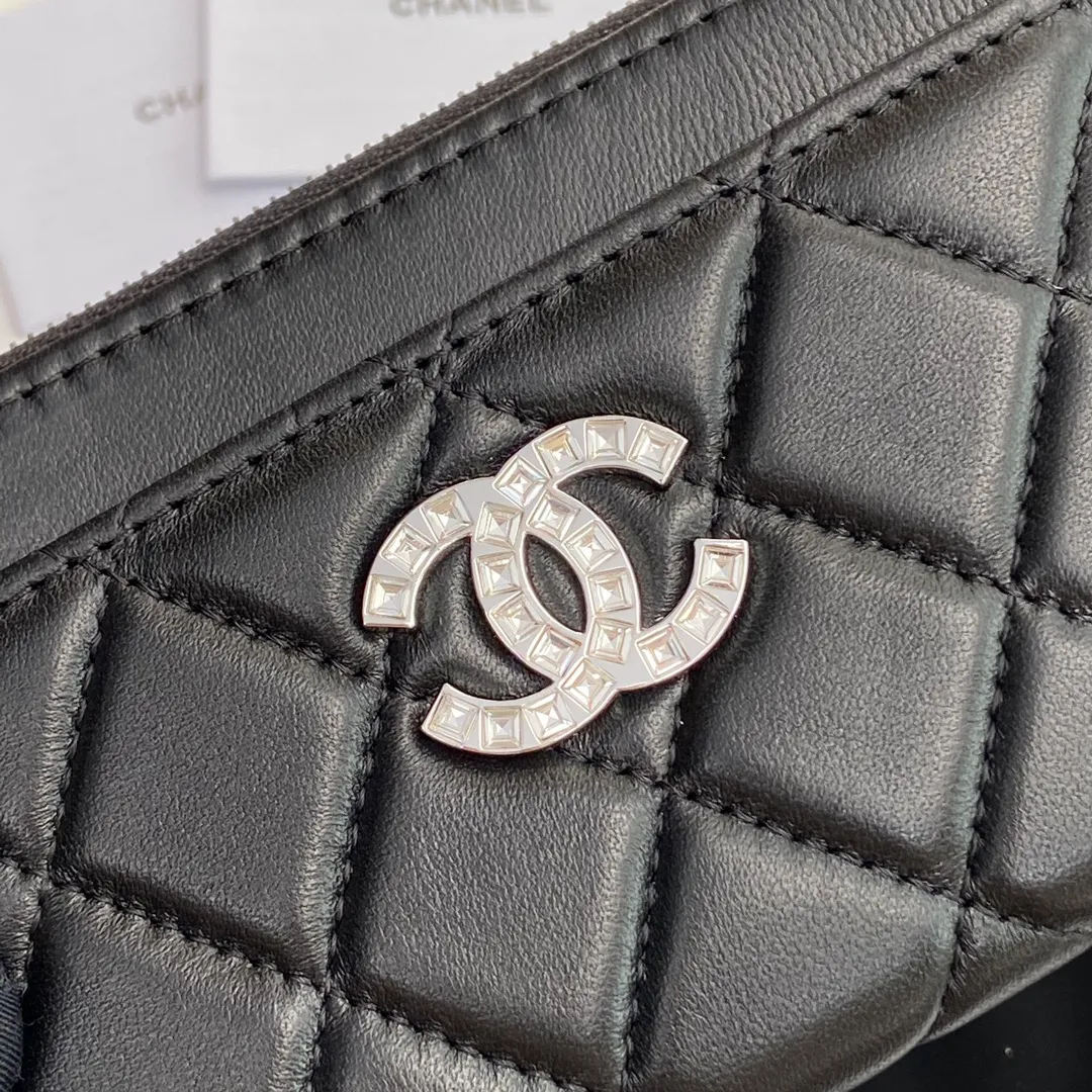 [Special grade hardware original leather] ¥340 Xiaoxiang small zipper bag card holder series Quilted card holder with iconic metal logo Silver tone metal hardware, special Italian imported leather 6 card slots, 1 small zipper bag No.: 3985 Size: w13×h9×2cm