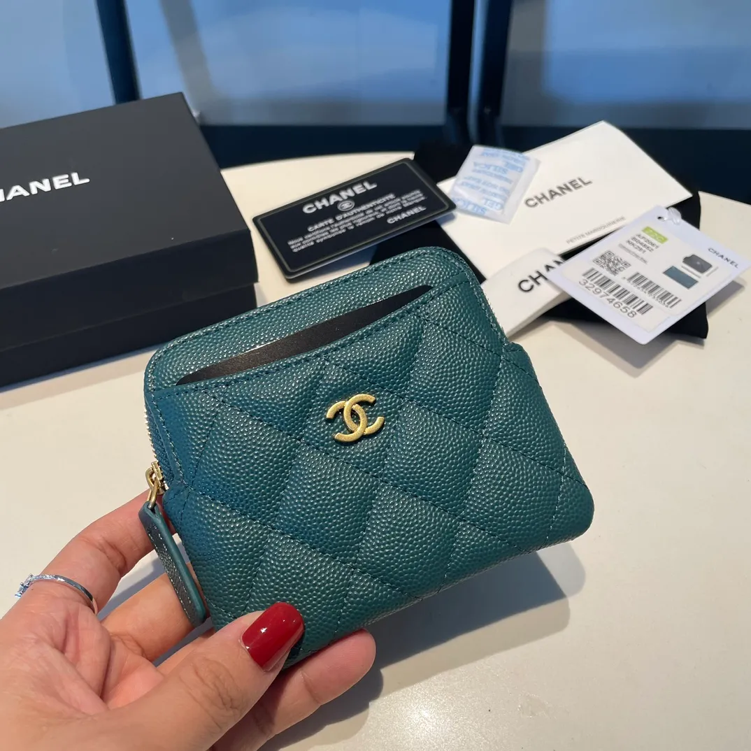 💰420😊Upgraded version💋Chanel🆕 New color colorful fine ball caviar cowhide🐂Classic zipper bag with multiple card slots for change. It can also bring convenience to various bank cards, supermarket cards, shopping cards, and membership cards. It is so small and easy to carry. It is the most fashionable and popular element of coin purses. Do you own it? Comes with the latest complete set of packaging 2061🍃size: 12*9.5cm