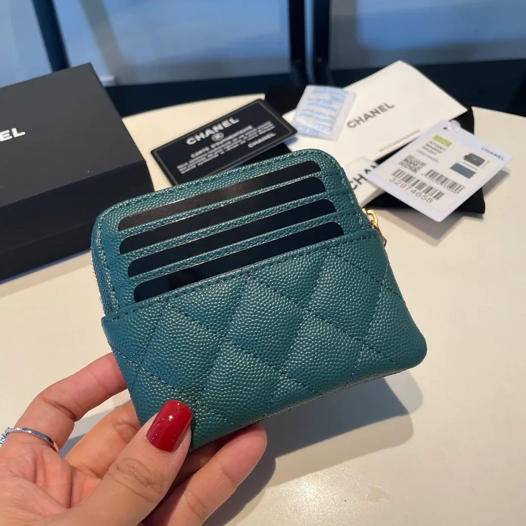 💰420😊Upgraded version💋Chanel🆕 New color colorful fine ball caviar cowhide🐂Classic zipper bag with multiple card slots for change. It can also bring convenience to various bank cards, supermarket cards, shopping cards, and membership cards. It is so small and easy to carry. It is the most fashionable and popular element of coin purses. Do you own it? Comes with the latest complete set of packaging 2061🍃size: 12*9.5cm