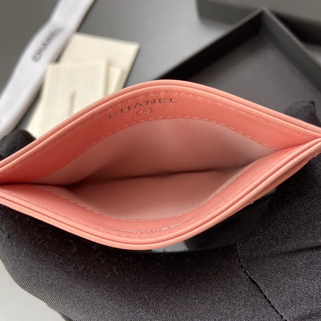 220💰Xiaoxiang imported Italian leather Item number: 84386 Size: w11×h7.5cm Color: pink leather gold hardware