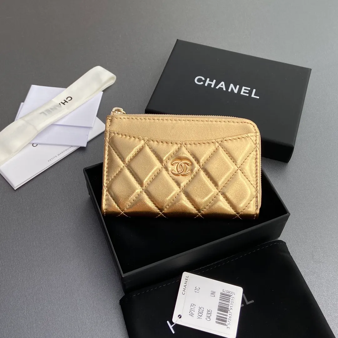 [Special grade hardware original leather] ¥320 Xiaoxiang small zipper bag card holder series Quilted card holder with iconic metal logo Gold tone metal hardware, special Italian imported leather 6 card slots, 1 small zipper bag No.: 3179 Golden Sheep Gold Size: w13×h9×2cm