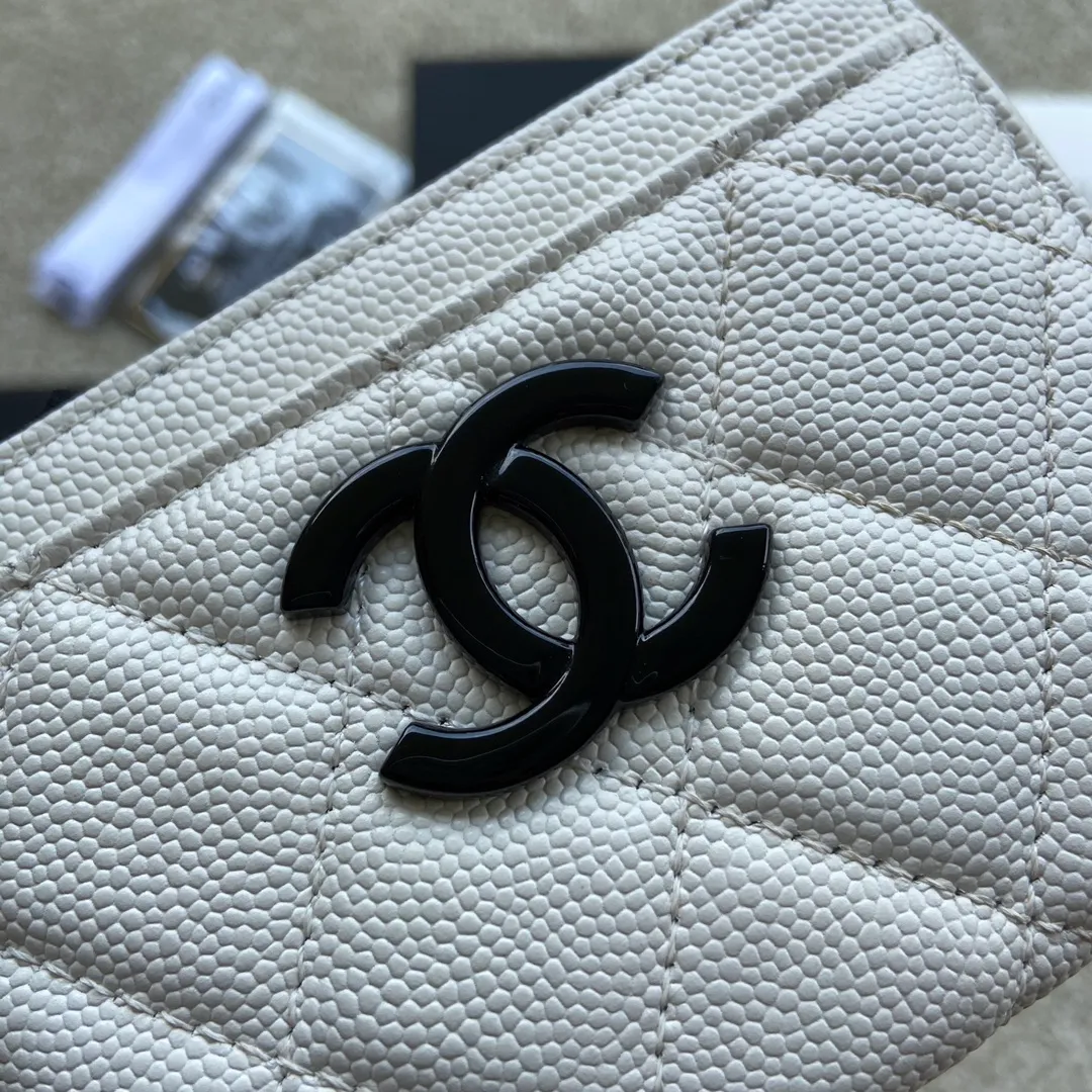 240💰Xiaoxiang imported Italian grained calfskin Item number: AP3934 Size: w11×7.5cm Color: white ball pattern black mark Usage: card holder