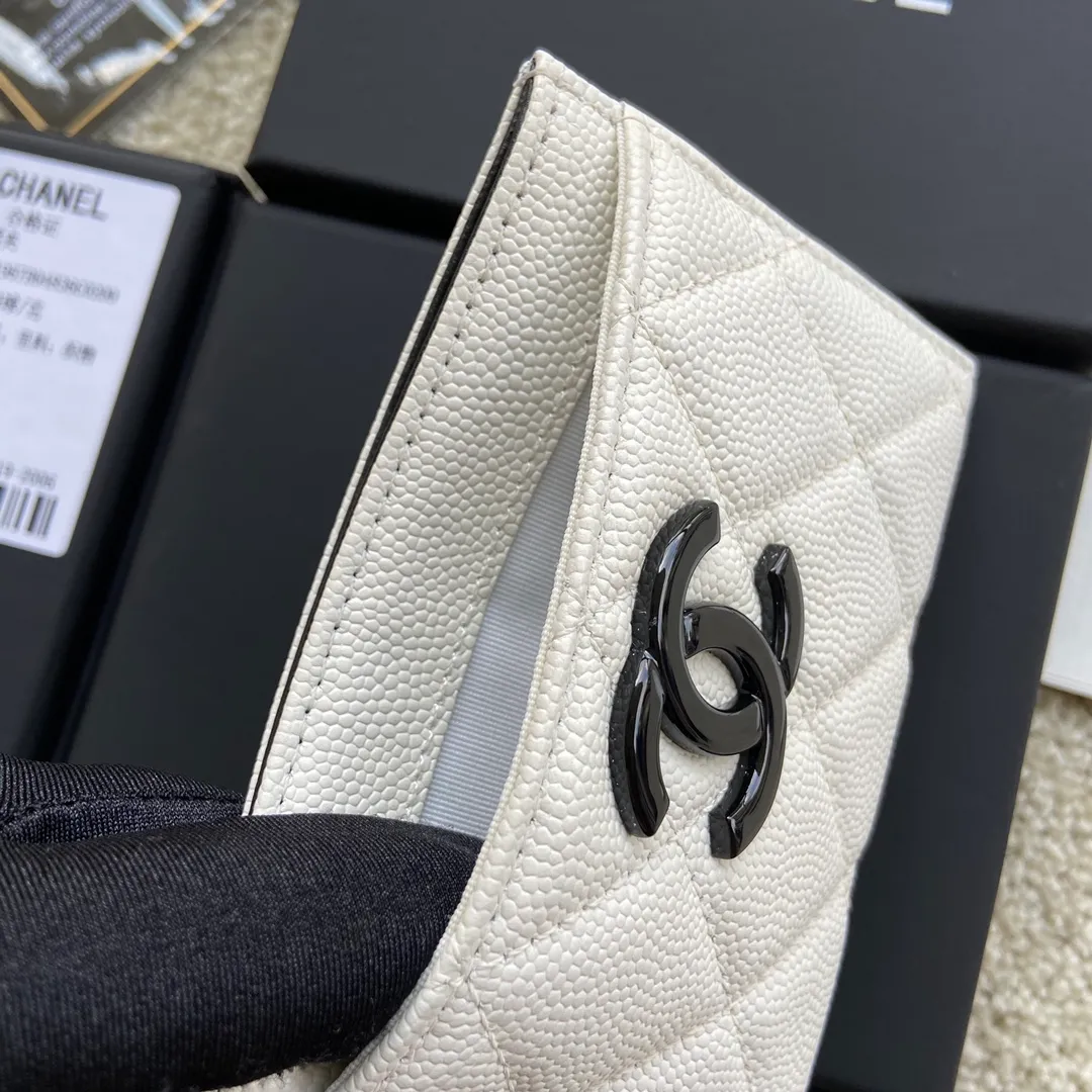 240💰Xiaoxiang imported Italian grained calfskin Item number: AP3934 Size: w11×7.5cm Color: white ball pattern black mark Usage: card holder