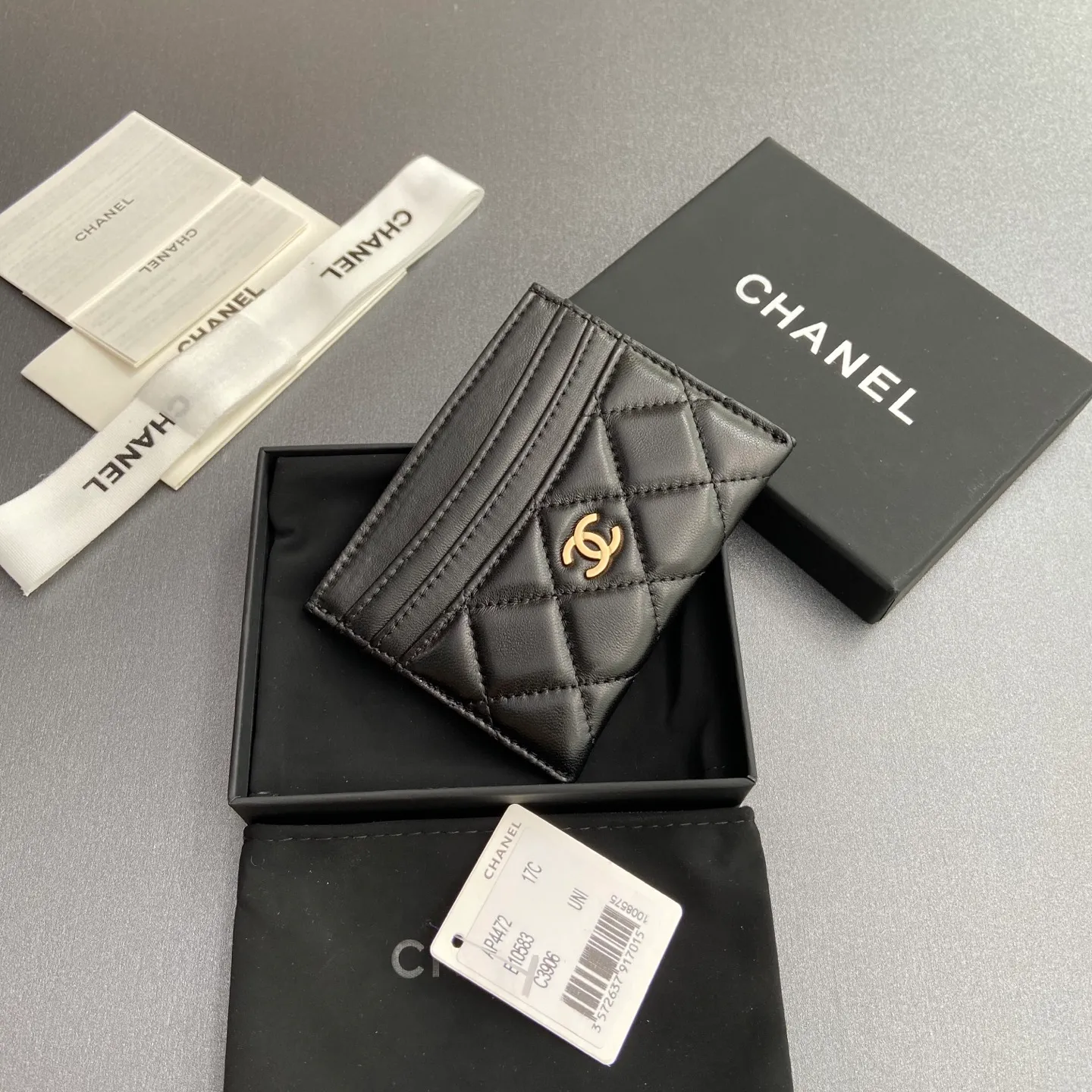 Xiaoxiang imported Italian leather Item number: A 4472 Price: 240 Size: w11×h10cm Color: black sheepskin gold steel mark
