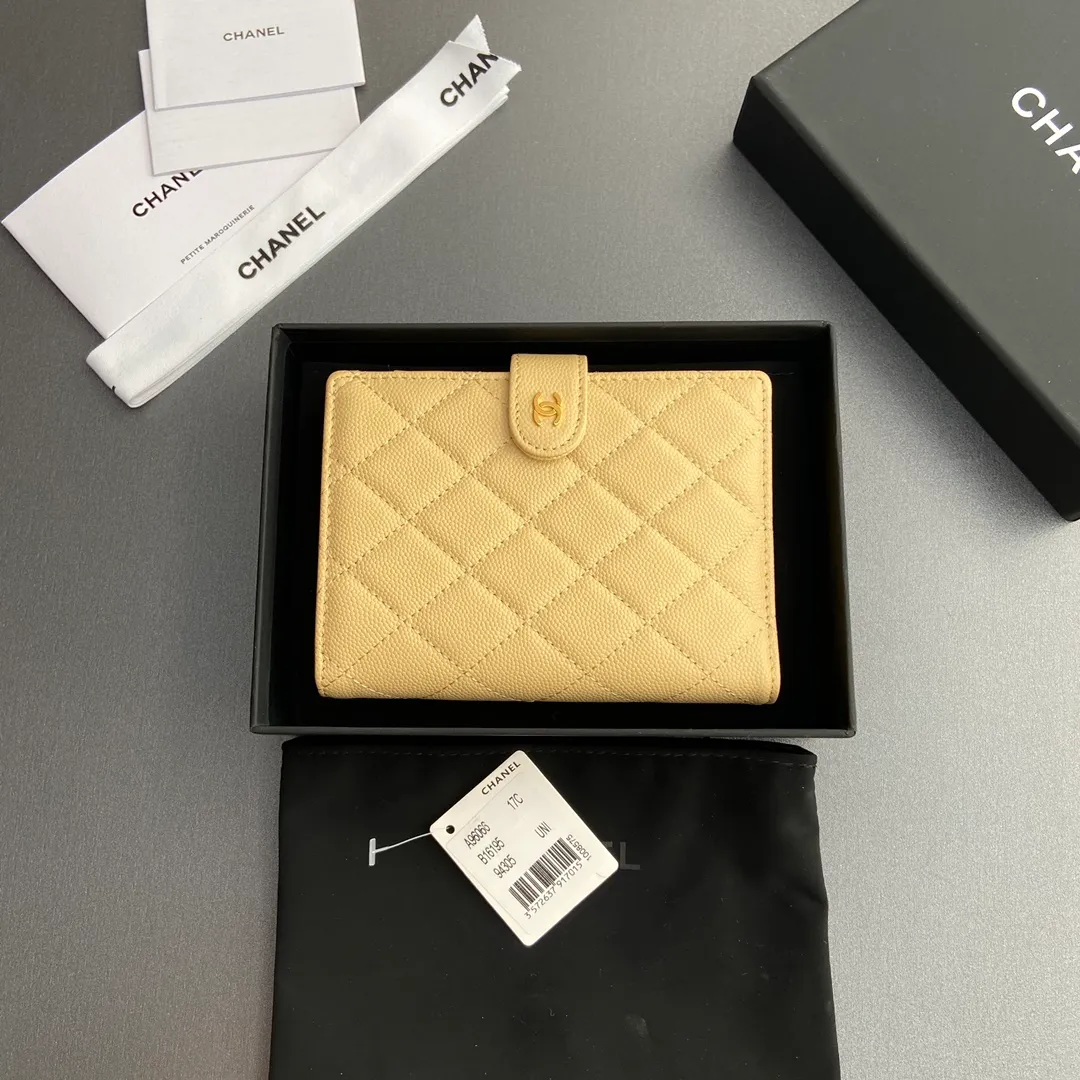 [Special grade hardware original leather] Xiaoxiang passport holder series, quilted with iconic metal logo, metal hardware, special Italian imported leather No.: 96066 Xiaoxiang combination picture