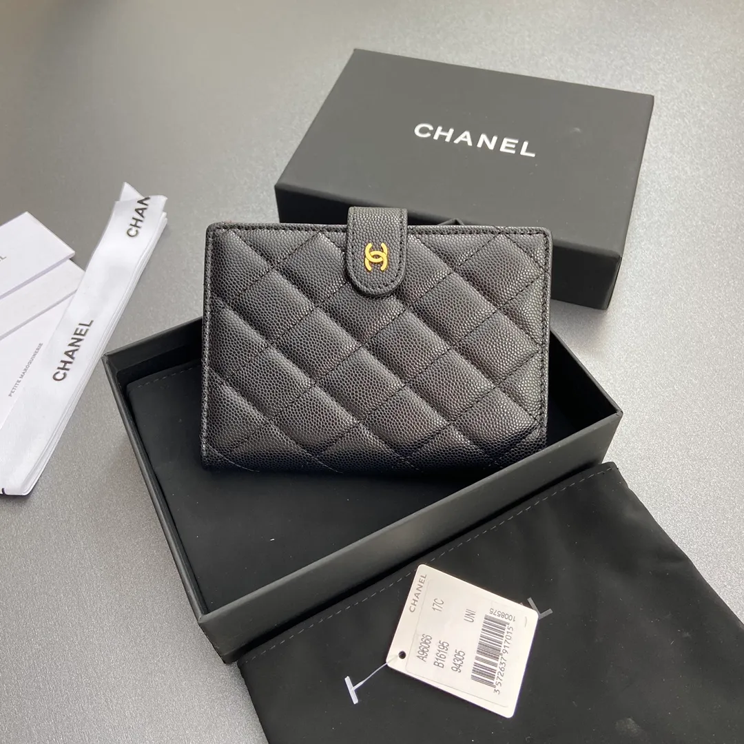 [Special grade hardware original leather] Xiaoxiang passport holder series, quilted with iconic metal logo, metal hardware, special Italian imported leather No.: 96066 Xiaoxiang combination picture