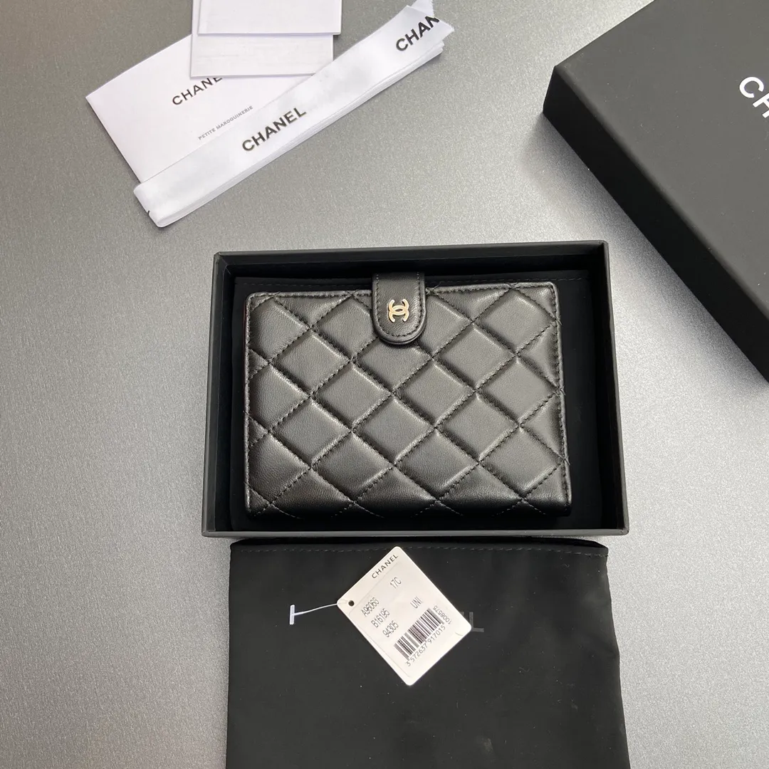 [Special grade hardware original leather] Xiaoxiang passport holder series, quilted with iconic metal logo, metal hardware, special Italian imported leather No.: 96066 Xiaoxiang combination picture