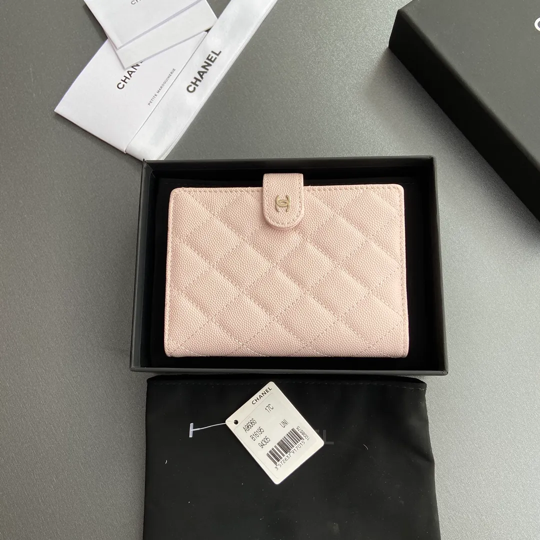 [Special grade hardware original leather] Xiaoxiang passport holder series, quilted with iconic metal logo, metal hardware, special Italian imported leather No.: 96066 Xiaoxiang combination picture