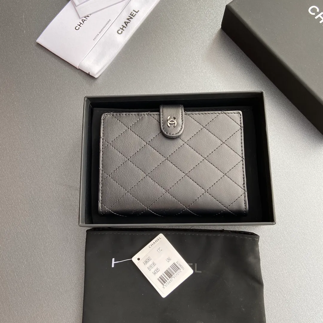 [Special grade hardware original leather] Xiaoxiang passport holder series, quilted with iconic metal logo, metal hardware, special Italian imported leather No.: 96066 Xiaoxiang combination picture