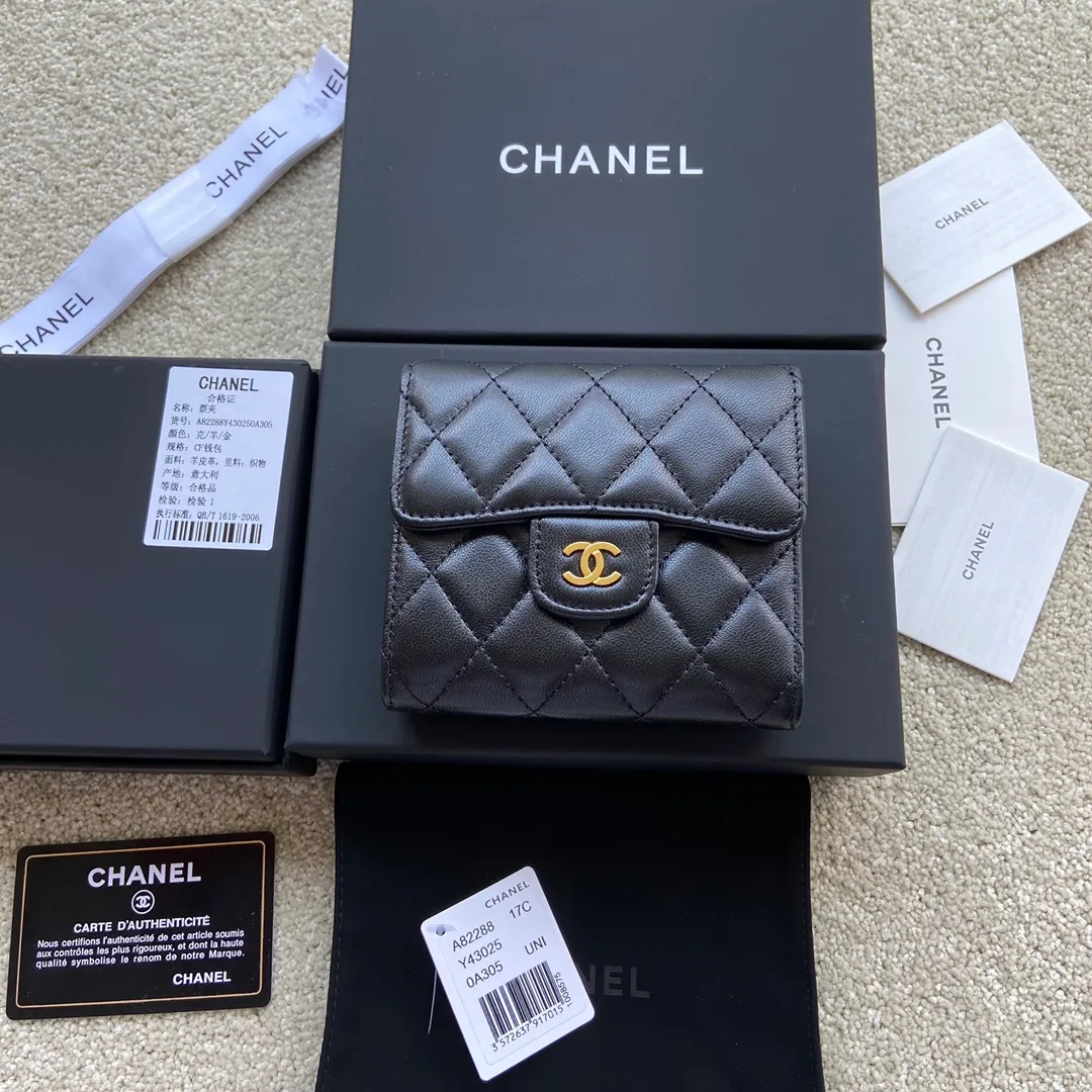 440💰Xiaoxiang imported Italian lambskin Item number: A82288 Size: w10.5×h11.5×d3cm Color: black lambskin gold steel mark