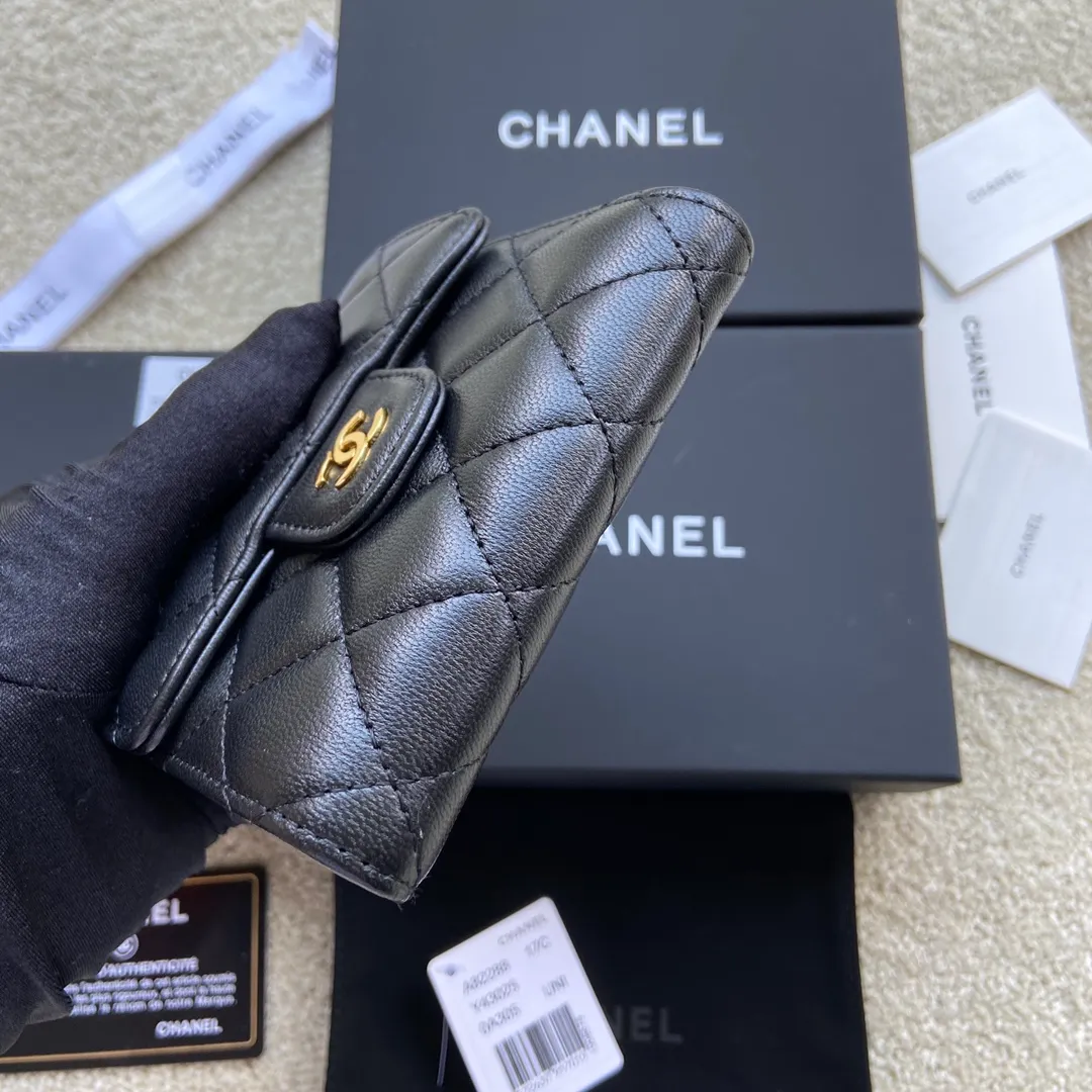 440💰Xiaoxiang imported Italian lambskin Item number: A82288 Size: w10.5×h11.5×d3cm Color: black lambskin gold steel mark