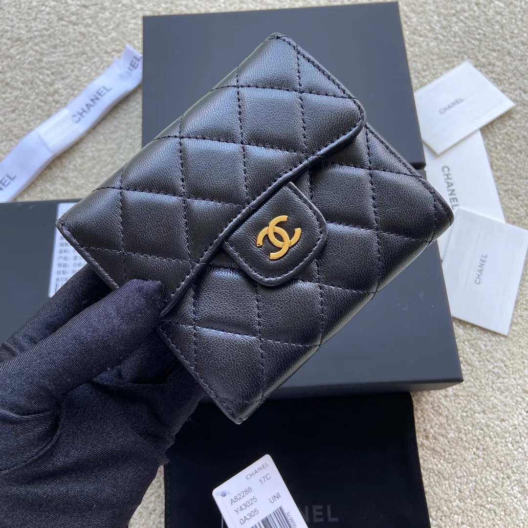 440💰Xiaoxiang imported Italian lambskin Item number: A82288 Size: w10.5×h11.5×d3cm Color: black lambskin gold steel mark