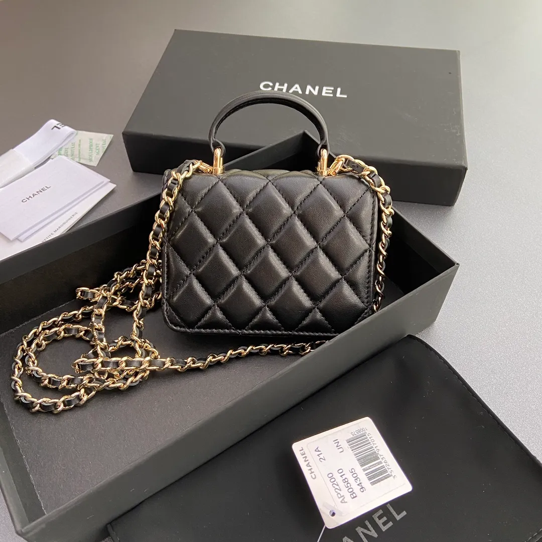 [Special grade hardware original leather] ¥560 Xiaoxiang evening bag series, quilted with iconic metal logo, gold-toned metal hardware, exclusive Italian imported leather, No.: 2200, black sheep gold, size: w9.5×h12.5×d3.5cm