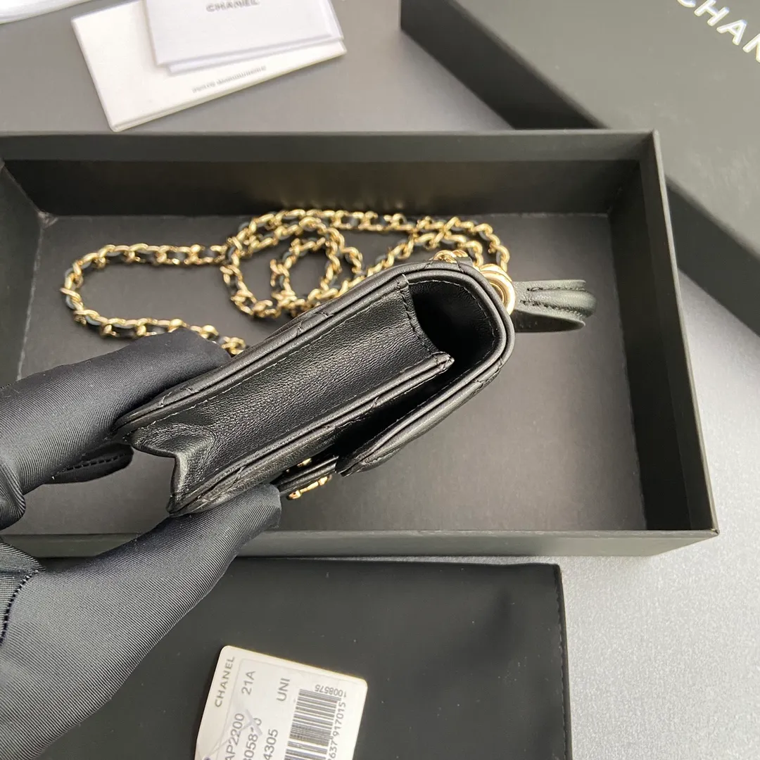 [Special grade hardware original leather] ¥560 Xiaoxiang evening bag series, quilted with iconic metal logo, gold-toned metal hardware, exclusive Italian imported leather, No.: 2200, black sheep gold, size: w9.5×h12.5×d3.5cm