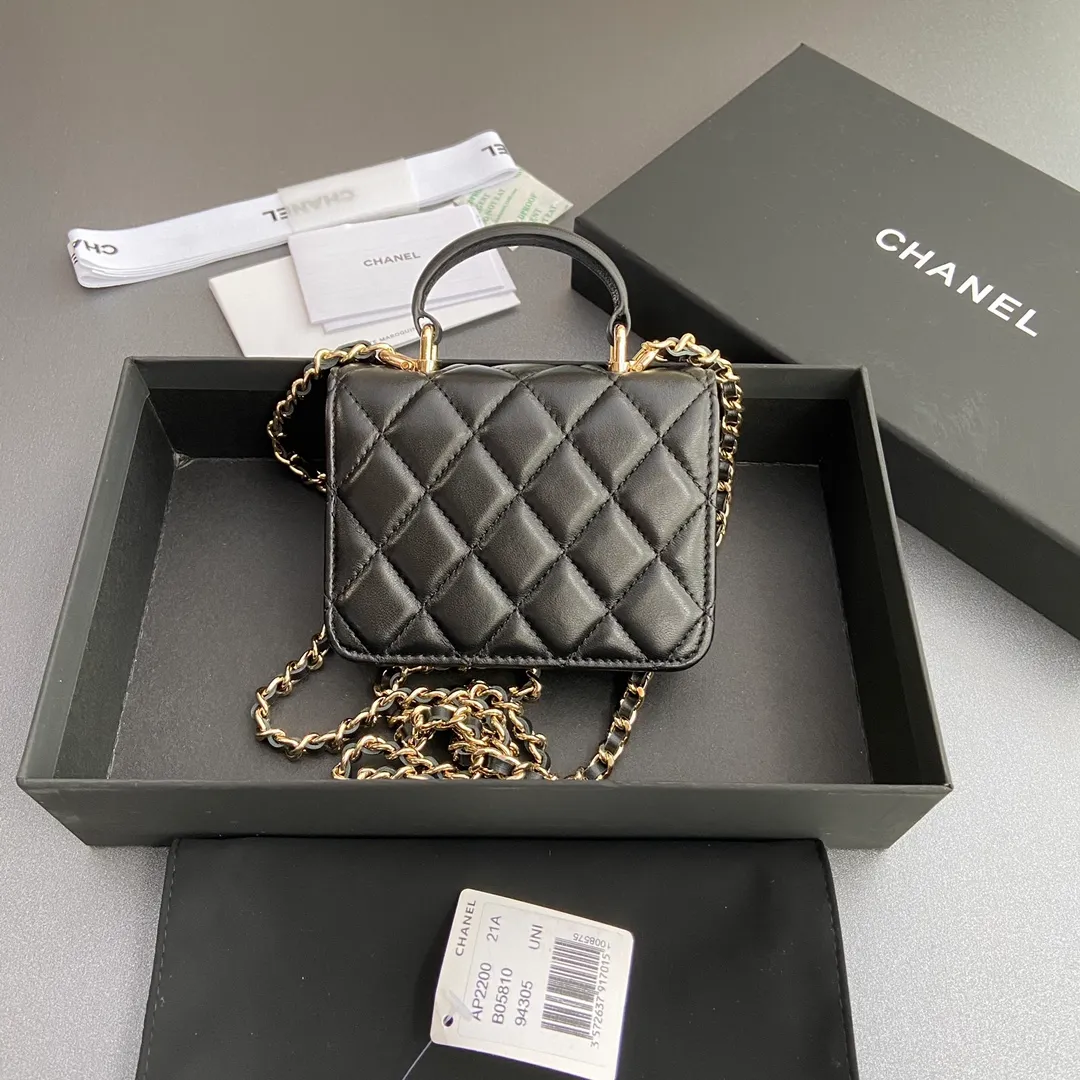 [Special grade hardware original leather] ¥560 Xiaoxiang evening bag series, quilted with iconic metal logo, gold-toned metal hardware, exclusive Italian imported leather, No.: 2200, black sheep gold, size: w9.5×h12.5×d3.5cm