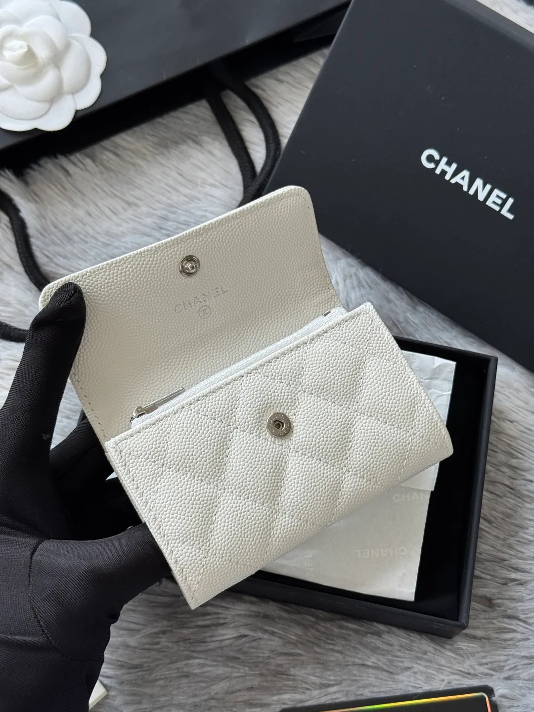 💰340 💰 4050 Autumn new product bi-fold card holder chanel hijab card holder can hold credit card and change made of caviar cowhide exclusive real shot with new luogo zipper compartment inside original single quality details are beautiful No.: 4812 size: 11x8.5x3cm