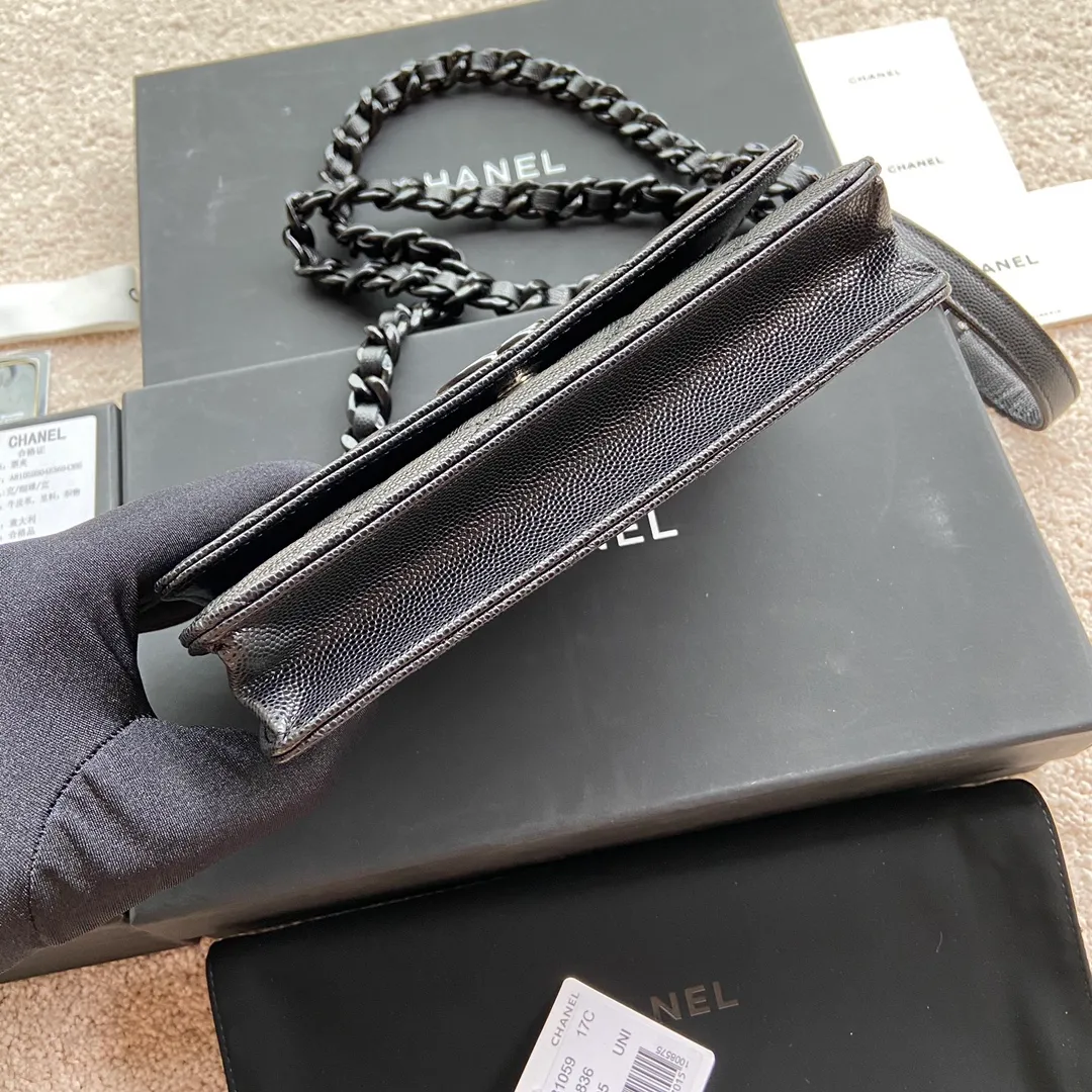 Xiaoxiang imported Italian grained calfskin Item number: A81059 💰:920 Size: w20×h13×d3.5cm Color: black ball pattern black steel mark