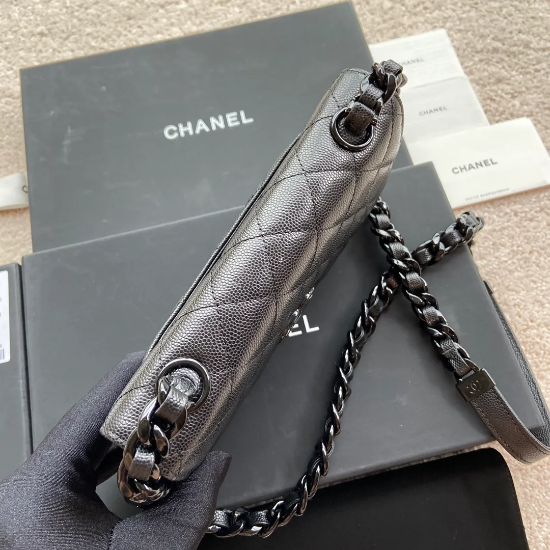 Xiaoxiang imported Italian grained calfskin Item number: A81059 💰:920 Size: w20×h13×d3.5cm Color: black ball pattern black steel mark