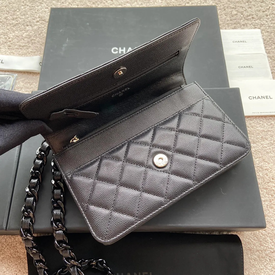 Xiaoxiang imported Italian grained calfskin Item number: A81059 💰:920 Size: w20×h13×d3.5cm Color: black ball pattern black steel mark