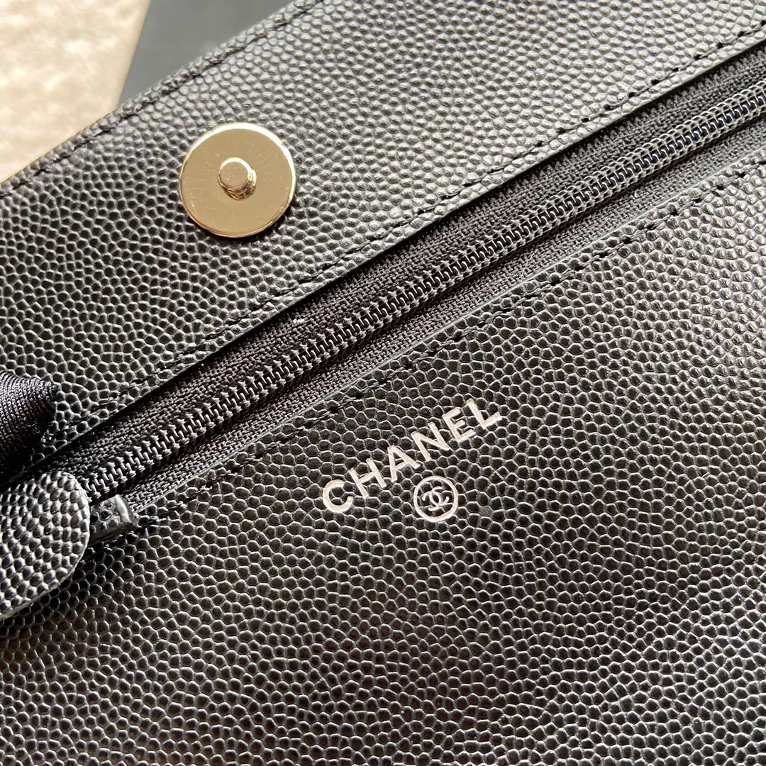 Xiaoxiang imported Italian grained calfskin Item number: A81059 💰:920 Size: w20×h13×d3.5cm Color: black ball pattern black steel mark
