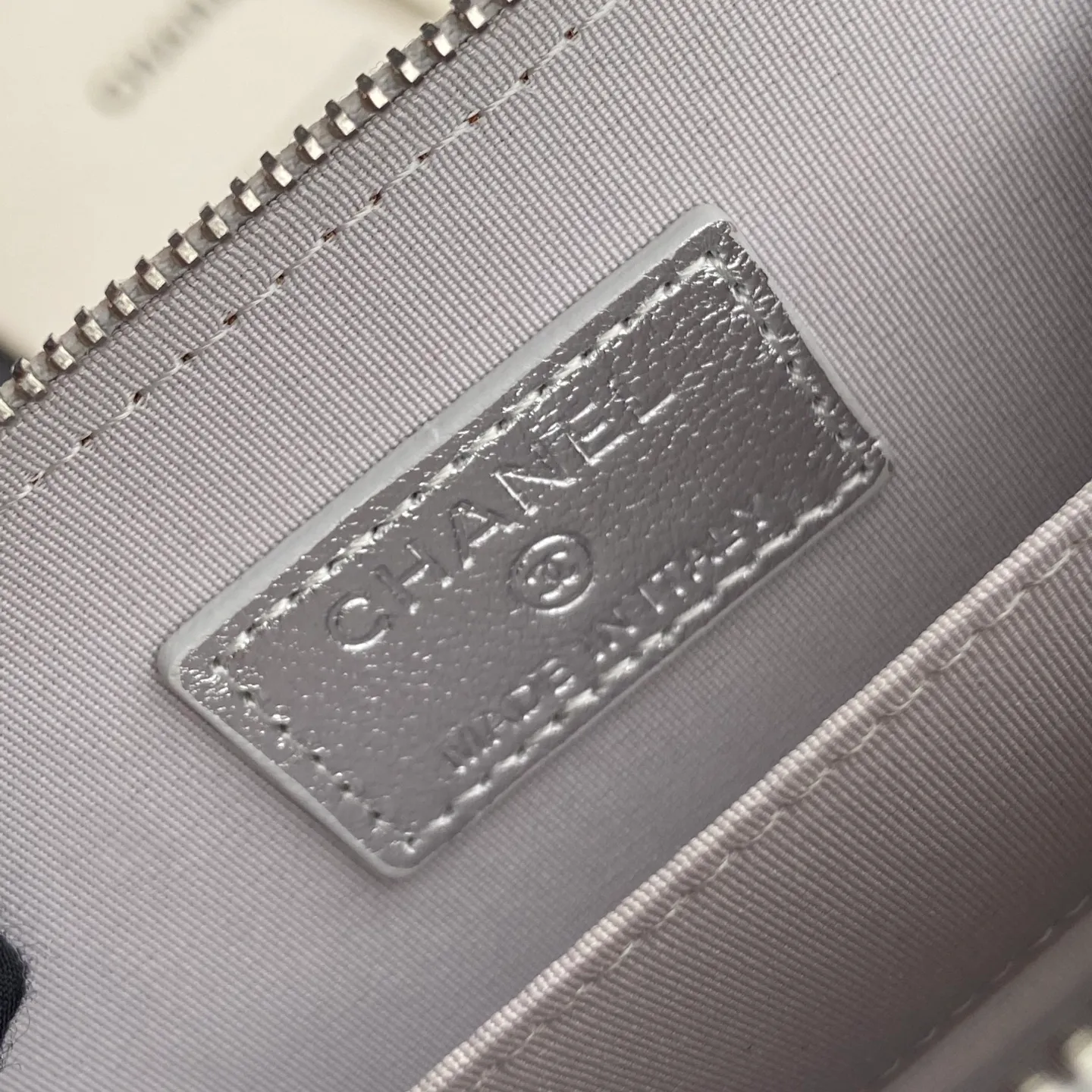 [Special grade hardware original leather] ¥280 Xiaoxiang small zipper bag card holder series with iconic metal logo, gold tone metal hardware, special Italian imported leather 2 card slots wallet bag, 4 card slots No.: 1650 Silver sheepskin silver steel mark Size: w11×h7.5×2cm