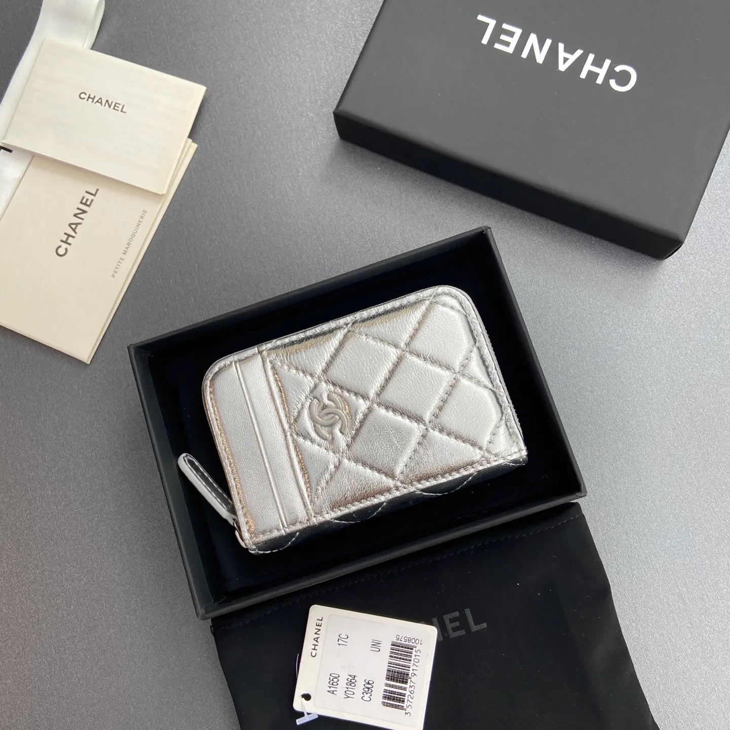 [Special grade hardware original leather] ¥280 Xiaoxiang small zipper bag card holder series with iconic metal logo, gold tone metal hardware, special Italian imported leather 2 card slots wallet bag, 4 card slots No.: 1650 Silver sheepskin silver steel mark Size: w11×h7.5×2cm