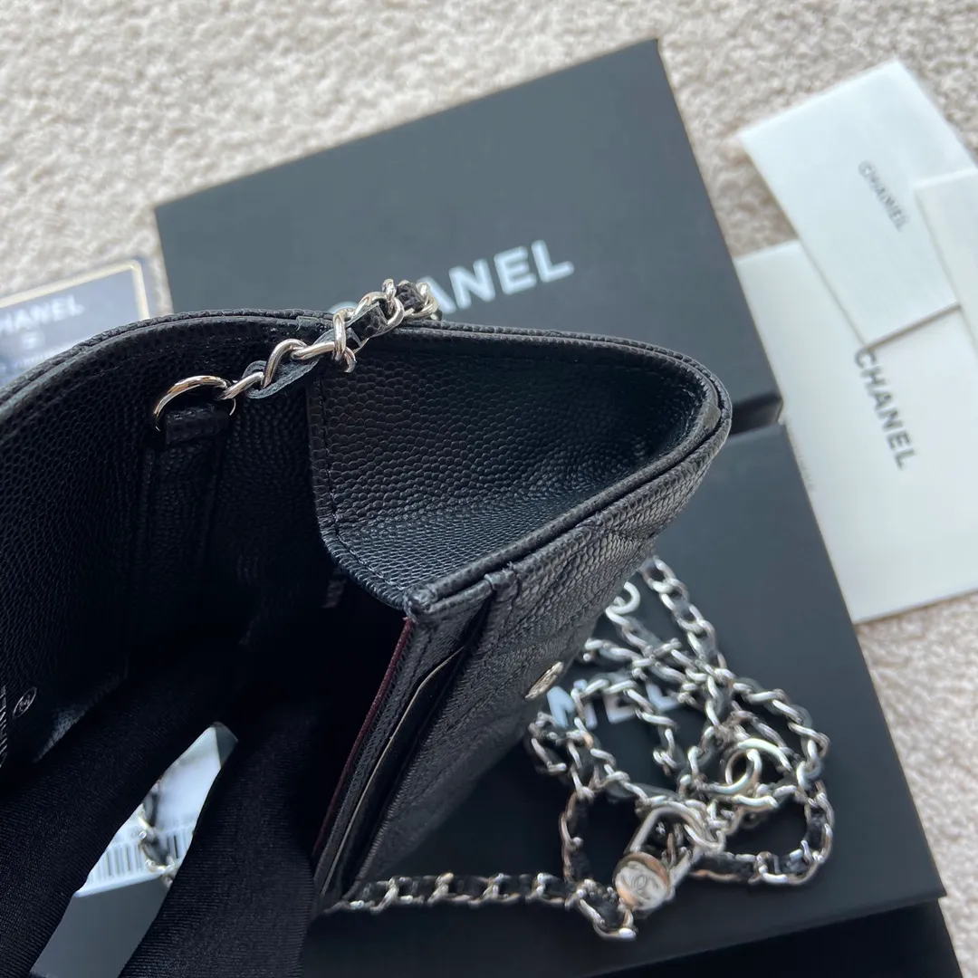 Xiaoxiang imported Italian leather Item number: AP3966 /A81081 (chain small card holder) 💰: 420 Size: w11×h7cm Color: black fine ball pattern silver steel mark hardware
