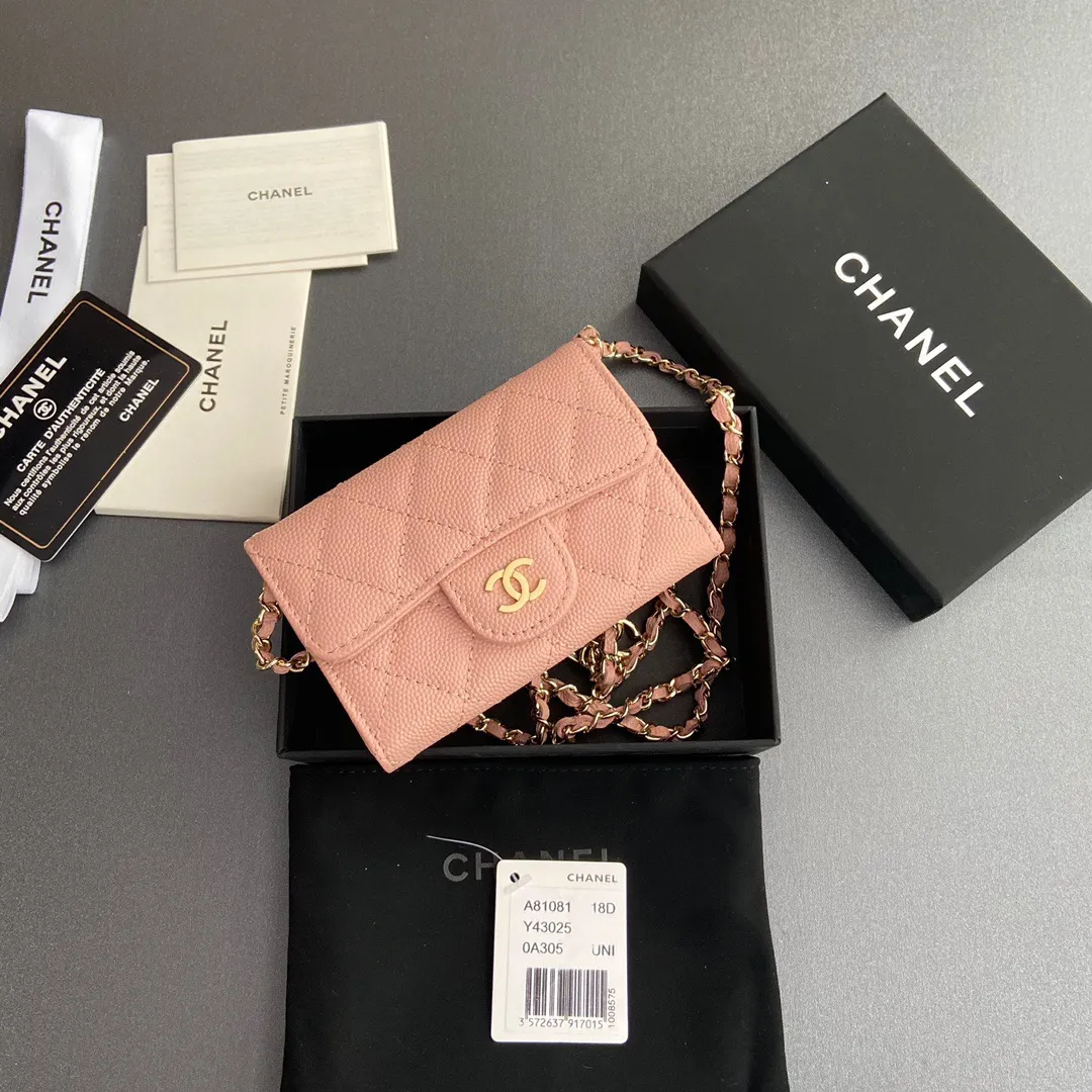 Xiaoxiang imported Italian grain cowhide Item number: A81081 (chain small card holder) Price: 420 Size: w11×h7cm Color: light blue fine ball pattern gold steel mark hardware
