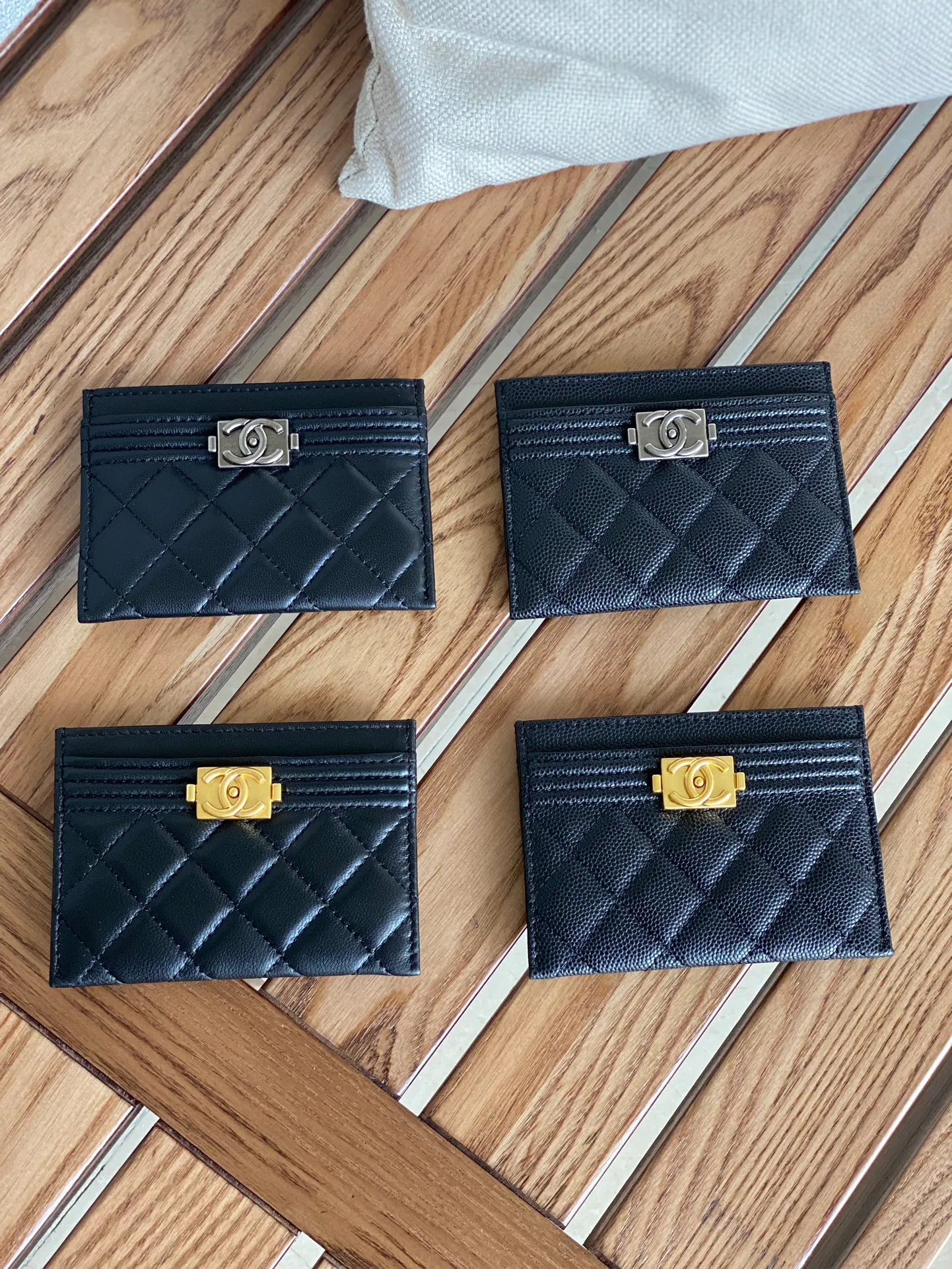 84431 black sheepskin, caviar photo