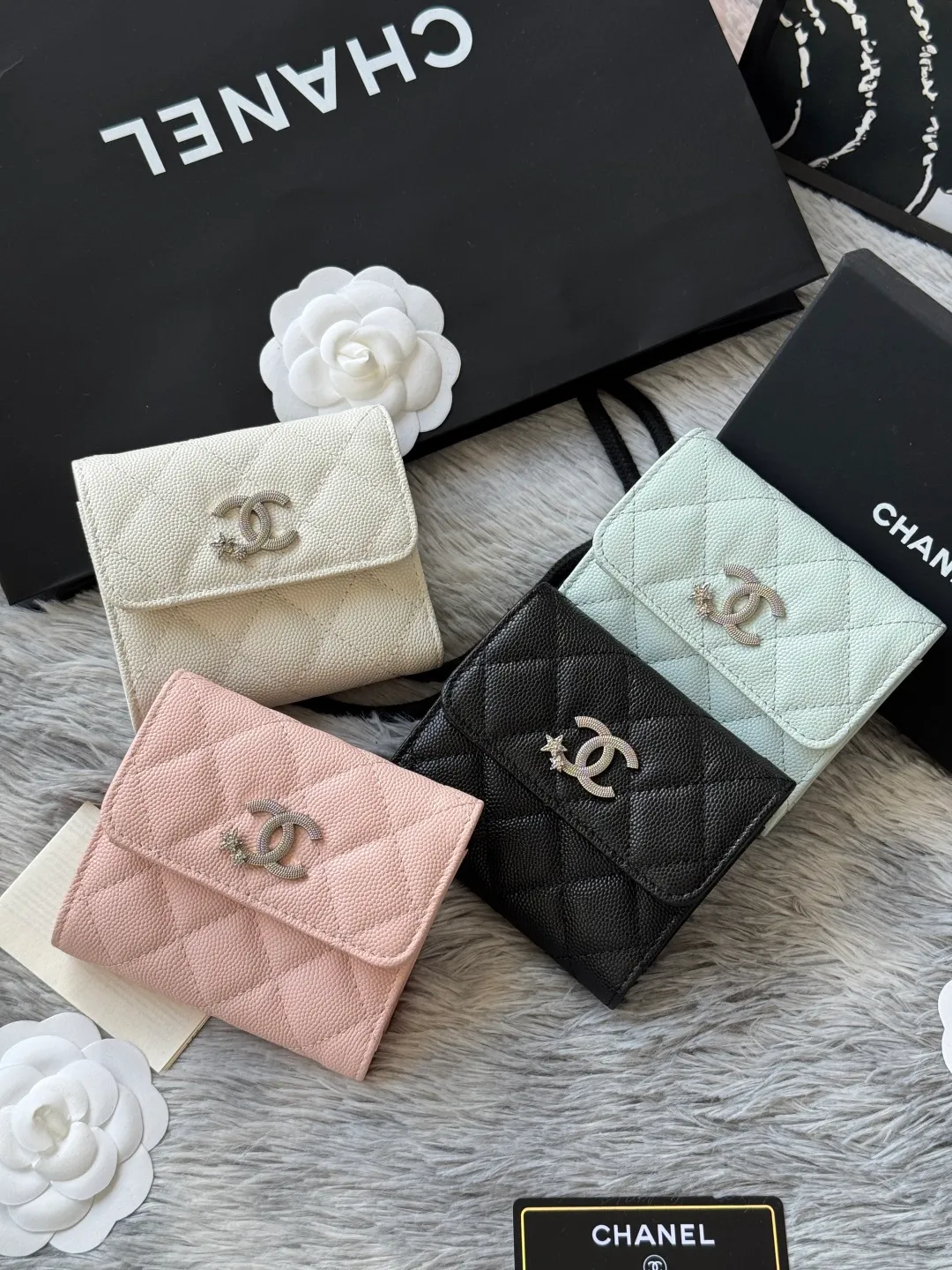 New three-fold wallet 4810 shipped in four colors