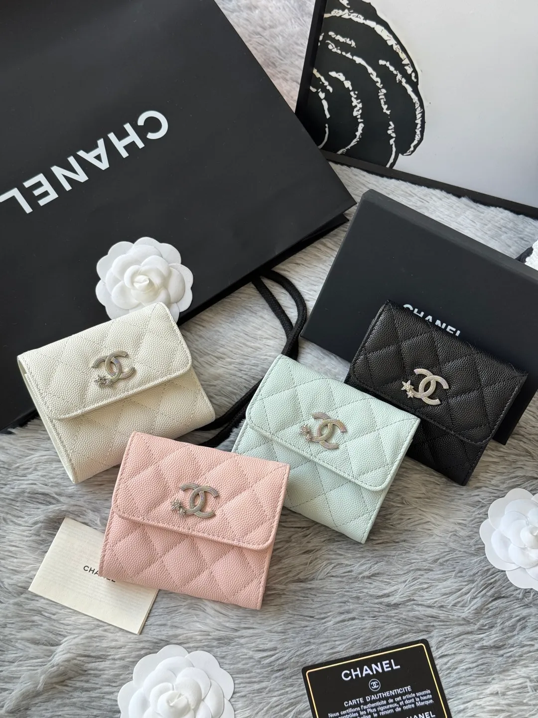 New three-fold wallet 4810 shipped in four colors