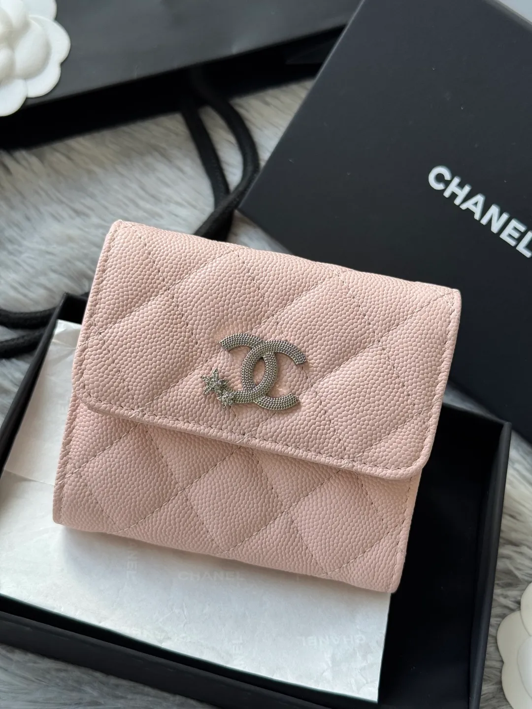 New three-fold wallet 4810 shipped in four colors