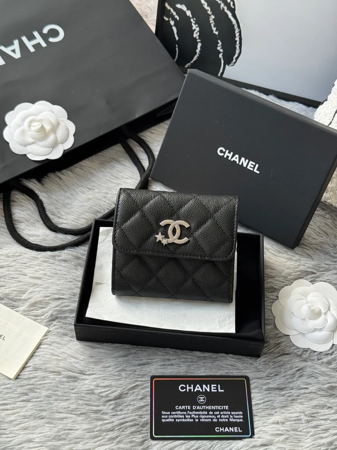 💰480💰 4050 autumn five-pointed star new tri-fold wallet chanel caviar cowhide made with rhombus pattern original quality. Exclusive real shot There is a coin bag inside that can hold hundred-yuan bills, coins and credit cards Number: 4810 Size: 10.5x11.5x3cm.