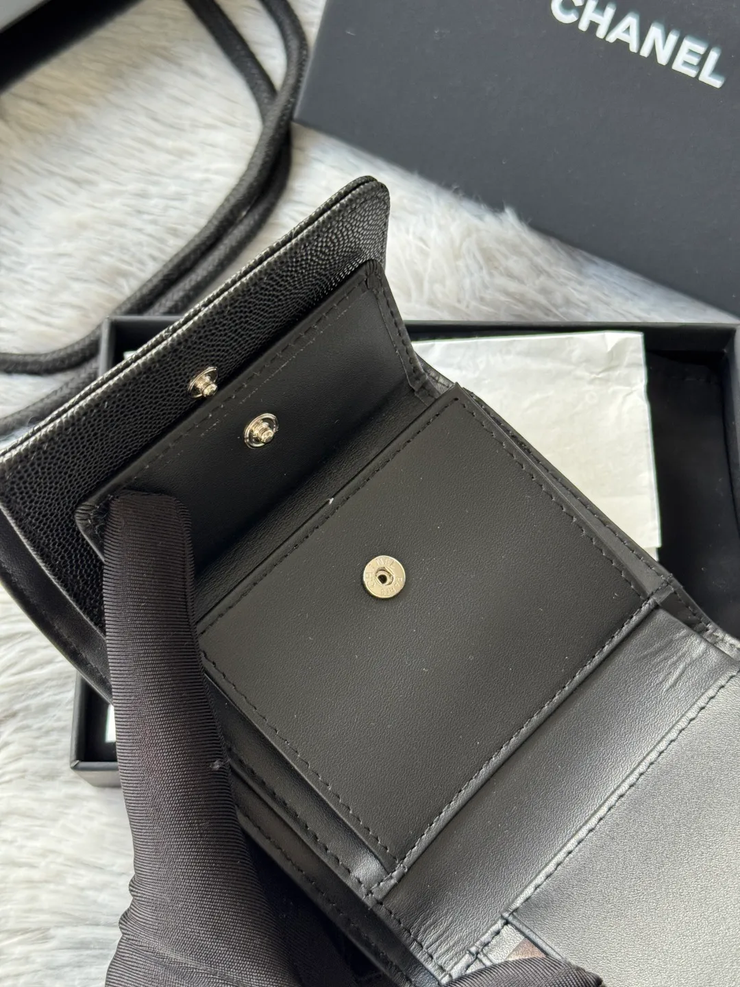 💰480💰 4050 autumn five-pointed star new tri-fold wallet chanel caviar cowhide made with rhombus pattern original quality. Exclusive real shot There is a coin bag inside that can hold hundred-yuan bills, coins and credit cards Number: 4810 Size: 10.5x11.5x3cm.