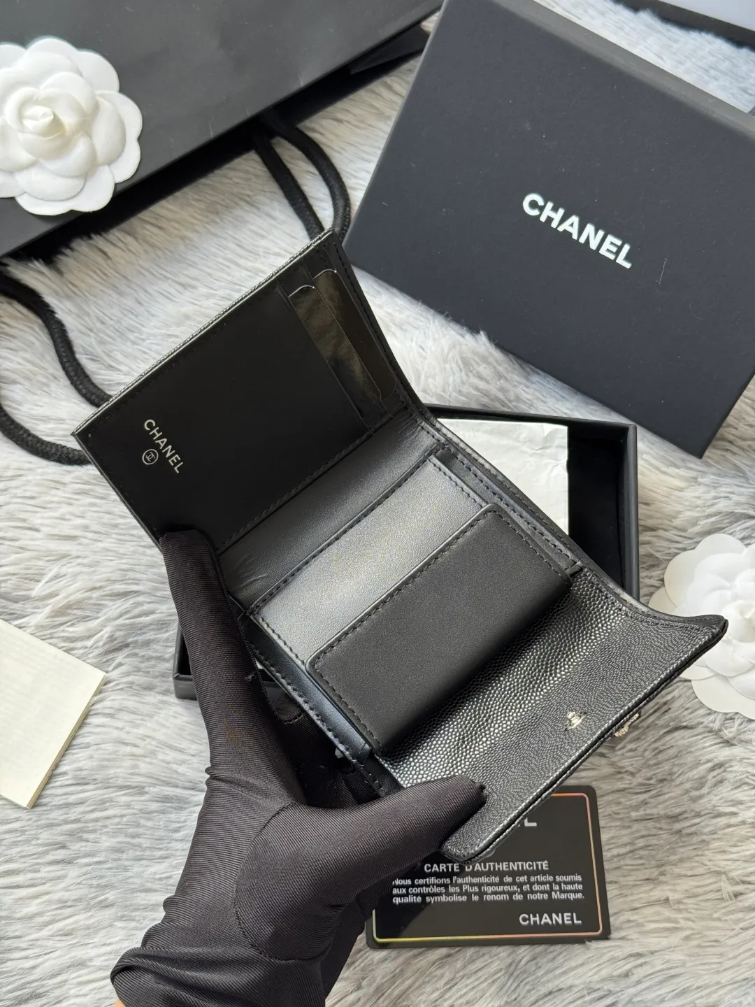 💰480💰 4050 autumn five-pointed star new tri-fold wallet chanel caviar cowhide made with rhombus pattern original quality. Exclusive real shot There is a coin bag inside that can hold hundred-yuan bills, coins and credit cards Number: 4810 Size: 10.5x11.5x3cm.