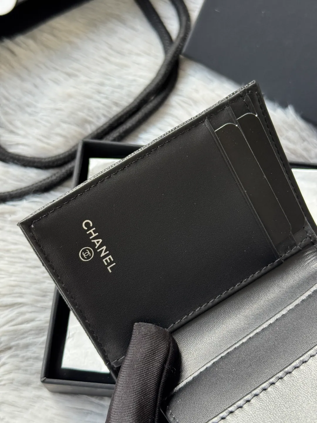 💰480💰 4050 autumn five-pointed star new tri-fold wallet chanel caviar cowhide made with rhombus pattern original quality. Exclusive real shot There is a coin bag inside that can hold hundred-yuan bills, coins and credit cards Number: 4810 Size: 10.5x11.5x3cm.