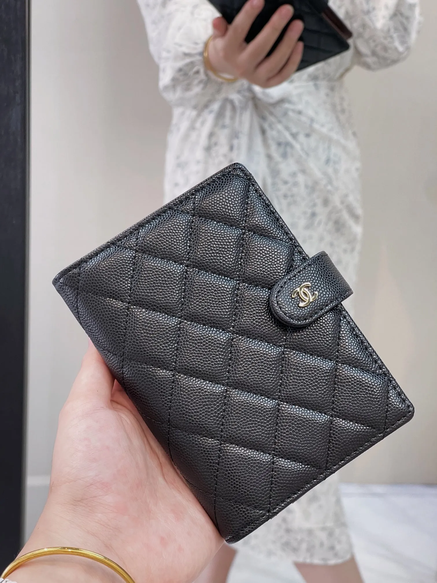 96066 Actual shot of black upper body picture
