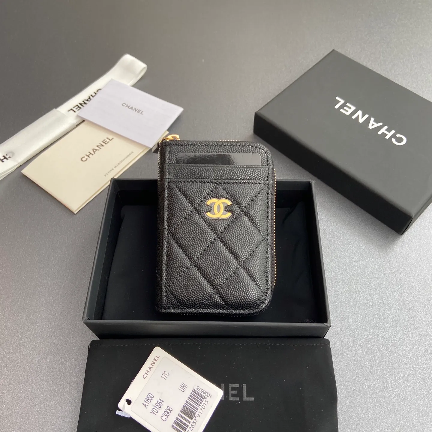 [Special grade hardware original leather] ¥280 Xiaoxiang small zipper bag card holder series with iconic metal logo, gold tone metal hardware, special Italian imported leather 2 card slots wallet bag, 4 card slots No.: 1650 Black fine ball pattern gold steel mark Size: w11×h7.5×2cm