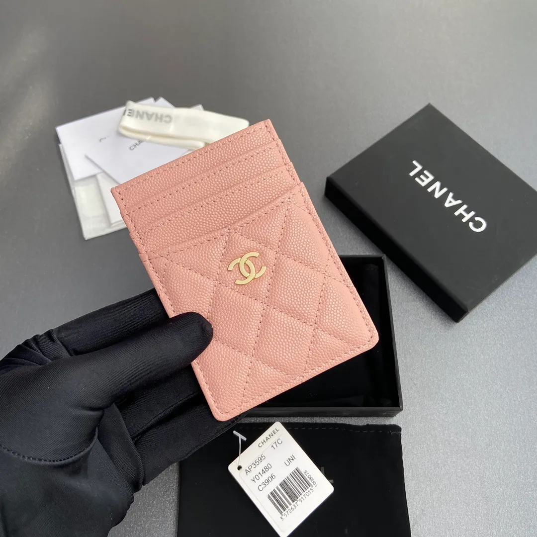 [Special grade hardware original leather] ¥240 Xiaoxiang card holder series Quilted card holder with iconic metal logo Gold tone metal hardware, exclusive Italian imported leather 5 card slots No.: 3595 Pink fine ball gold Size: w8×11.5cm