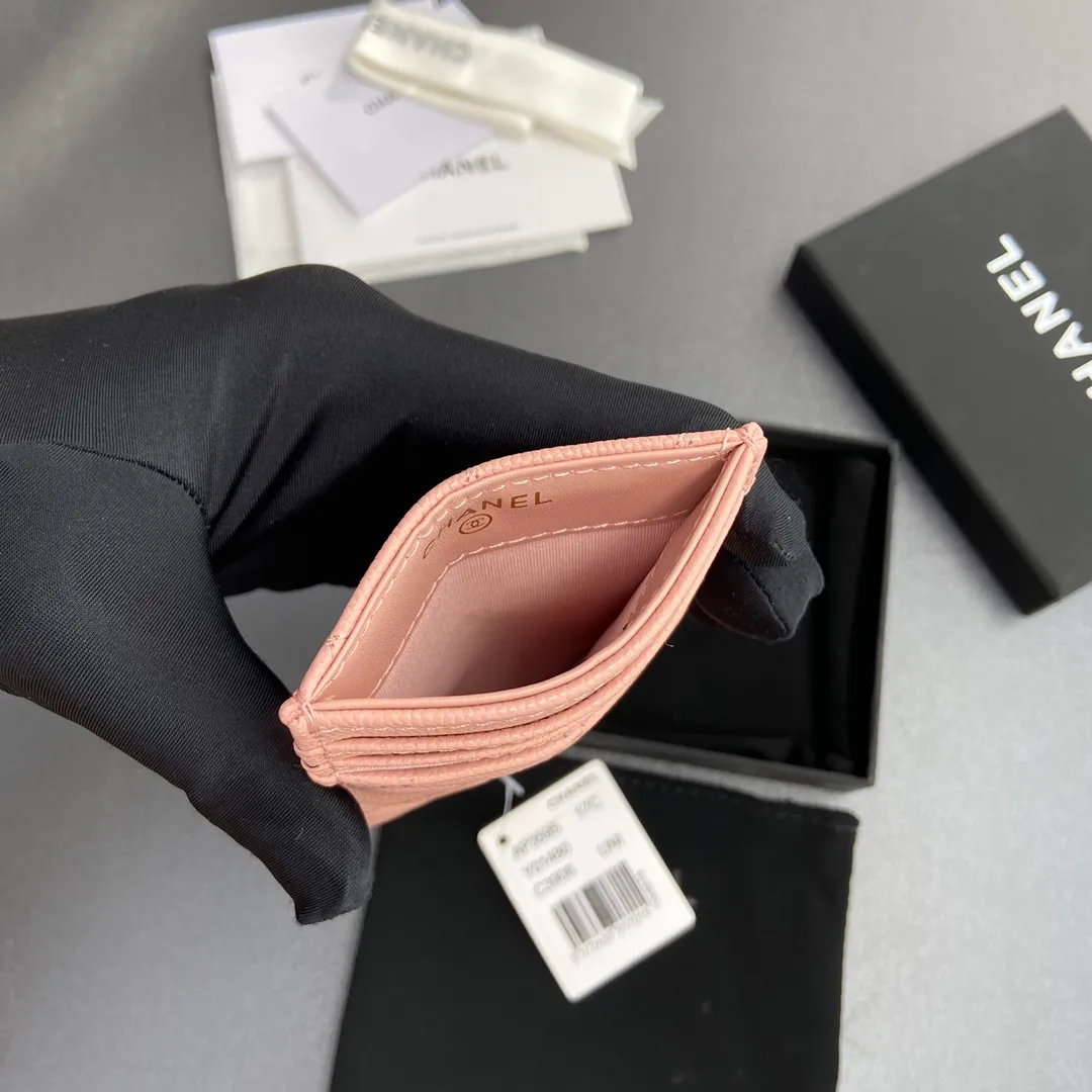 [Special grade hardware original leather] ¥240 Xiaoxiang card holder series Quilted card holder with iconic metal logo Gold tone metal hardware, exclusive Italian imported leather 5 card slots No.: 3595 Pink fine ball gold Size: w8×11.5cm