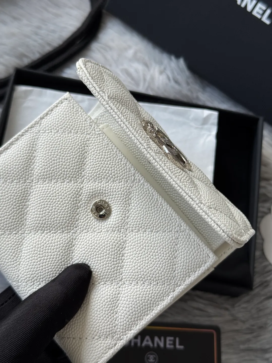 💰480💰 4050 autumn five-pointed star new tri-fold wallet chanel caviar cowhide made with rhombus pattern original quality. Exclusive real shot There is a coin bag inside that can hold hundred-yuan bills, coins and credit cards Number: 4810 Size: 10.5x11.5x3cm.