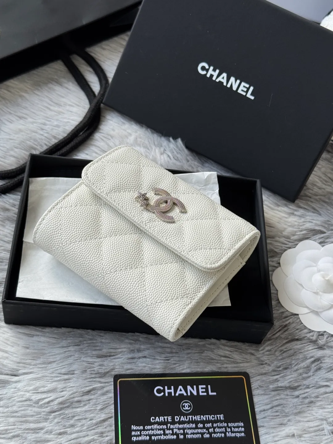 💰480💰 4050 autumn five-pointed star new tri-fold wallet chanel caviar cowhide made with rhombus pattern original quality. Exclusive real shot There is a coin bag inside that can hold hundred-yuan bills, coins and credit cards Number: 4810 Size: 10.5x11.5x3cm.