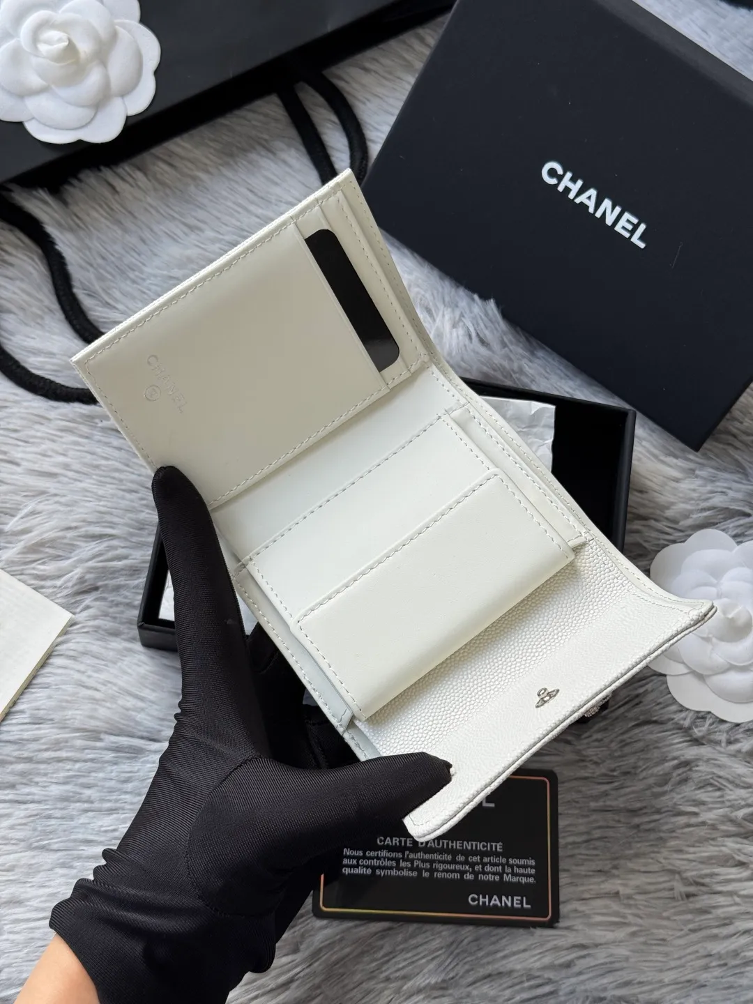 💰480💰 4050 autumn five-pointed star new tri-fold wallet chanel caviar cowhide made with rhombus pattern original quality. Exclusive real shot There is a coin bag inside that can hold hundred-yuan bills, coins and credit cards Number: 4810 Size: 10.5x11.5x3cm.